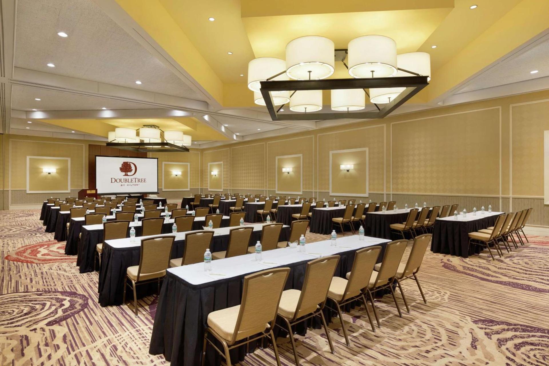 DoubleTree by Hilton Hotel & Executive Meeting Center Somerset photo 31