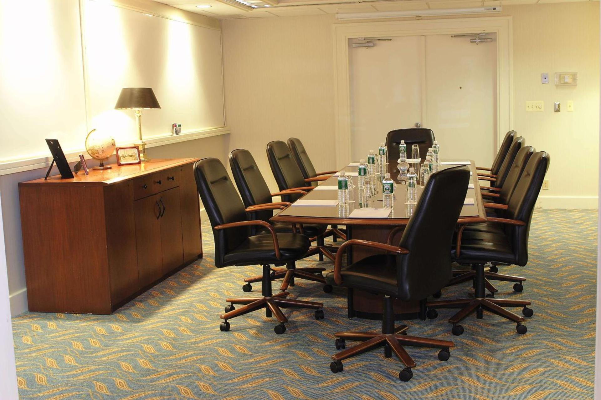 DoubleTree by Hilton Hotel & Executive Meeting Center Somerset photo 36