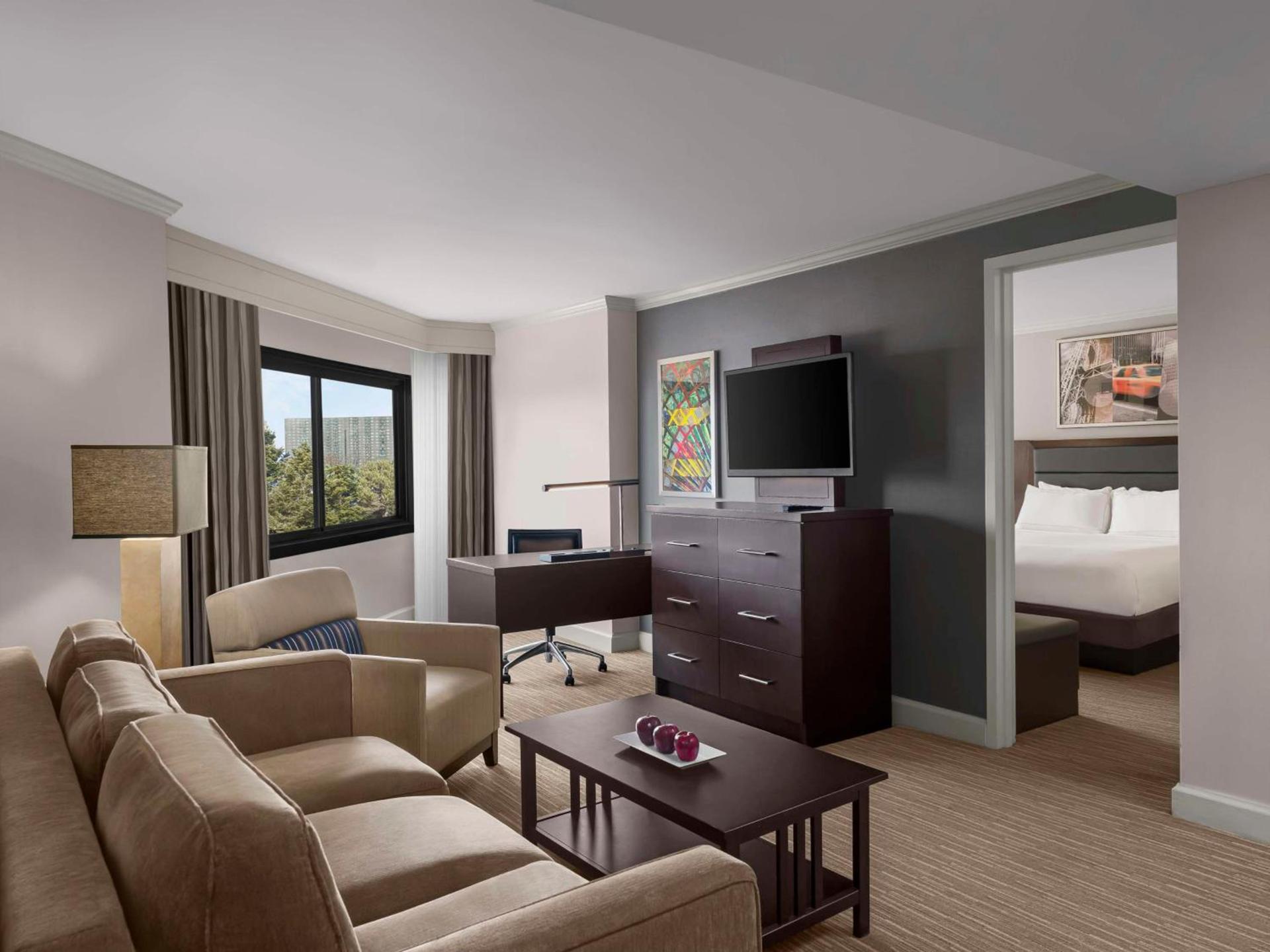 DoubleTree by Hilton Fort Lee/George Washington Bridge photo 12