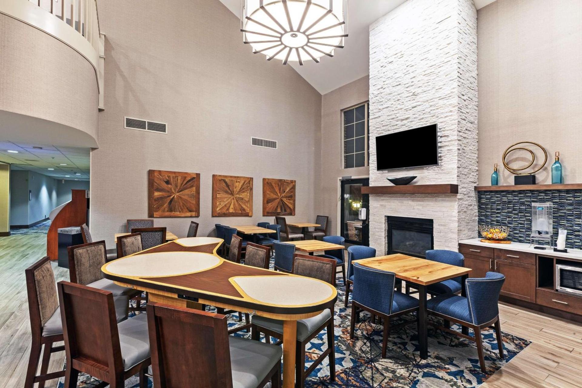 Homewood Suites by Hilton Greensboro photo 5