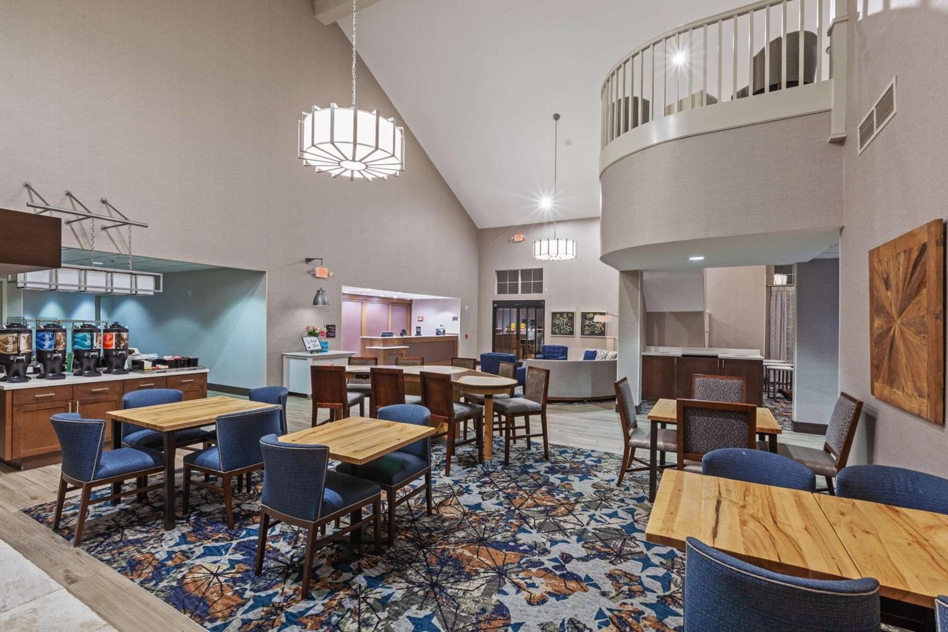 Homewood Suites by Hilton Greensboro photo 8
