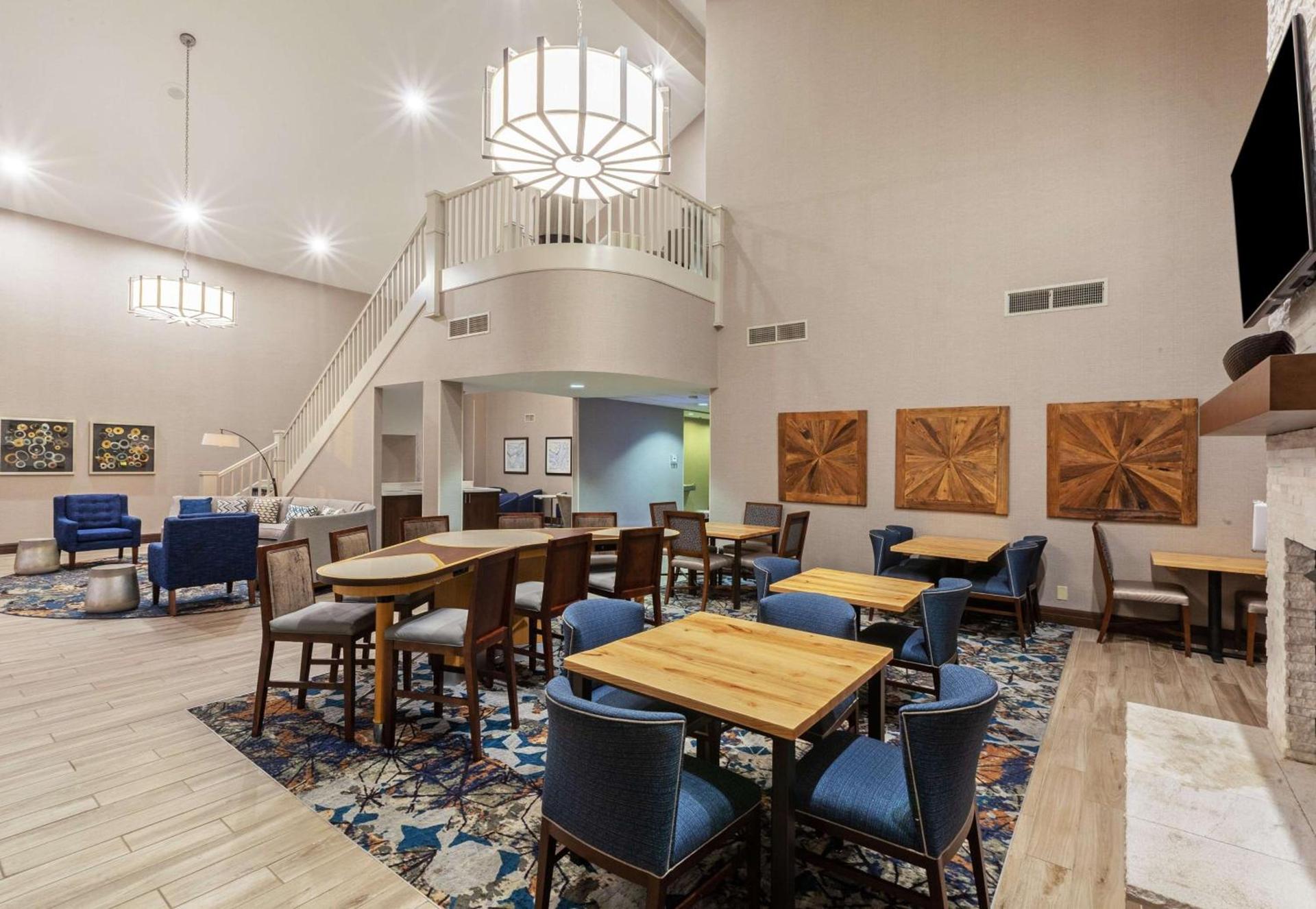 Homewood Suites by Hilton Greensboro photo 9