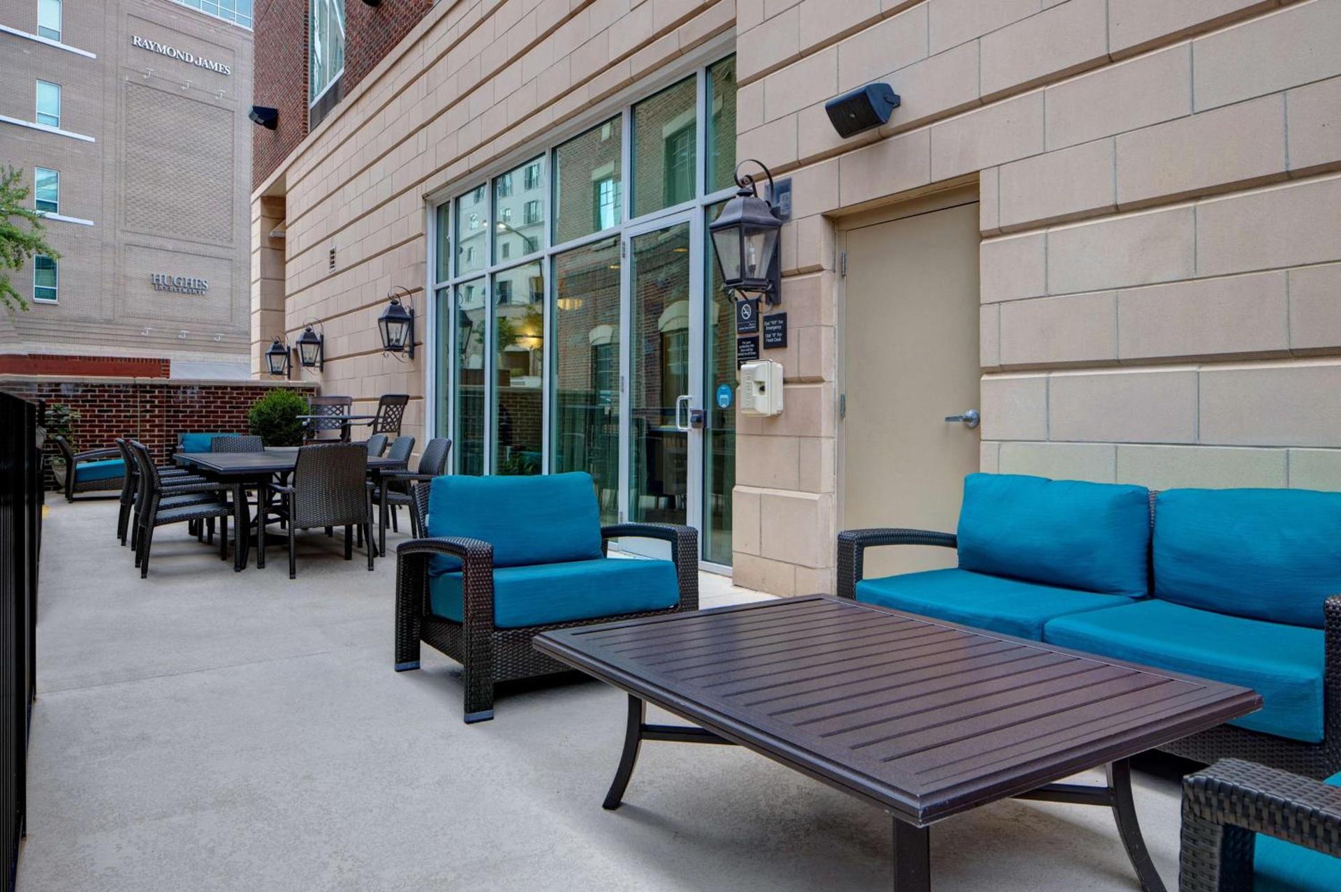 Hampton Inn & Suites Greenville-Downtown-Riverplace photo 8