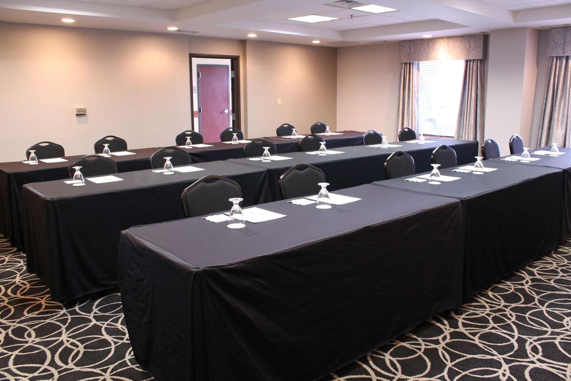 DoubleTree by Hilton Springdale photo 20