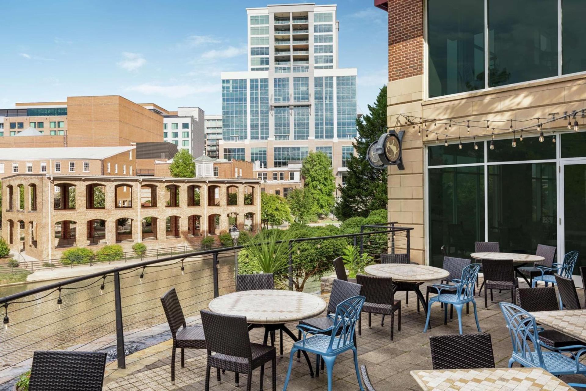 Hampton Inn & Suites Greenville-Downtown-Riverplace photo 14
