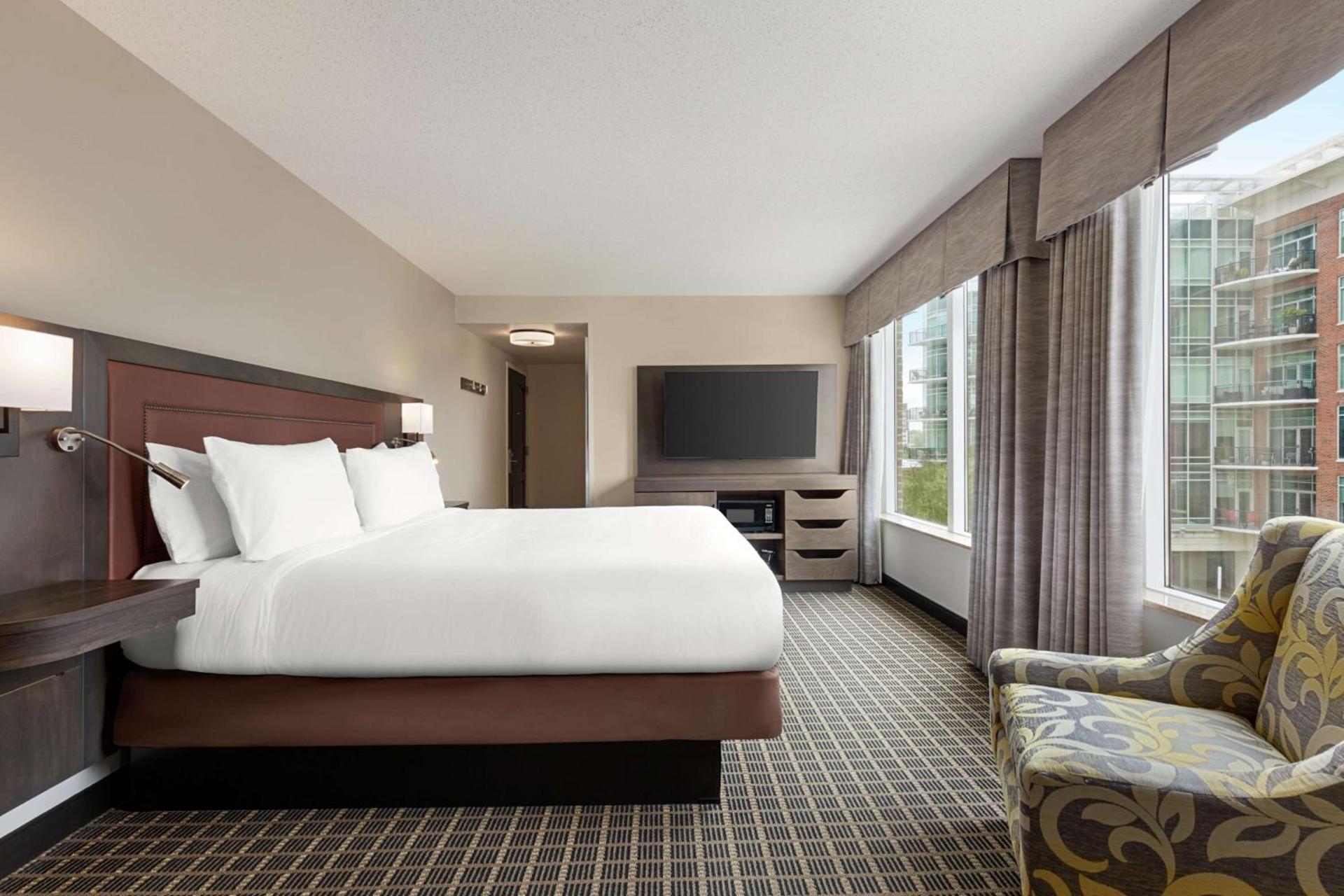 Hampton Inn & Suites Greenville-Downtown-Riverplace photo 22