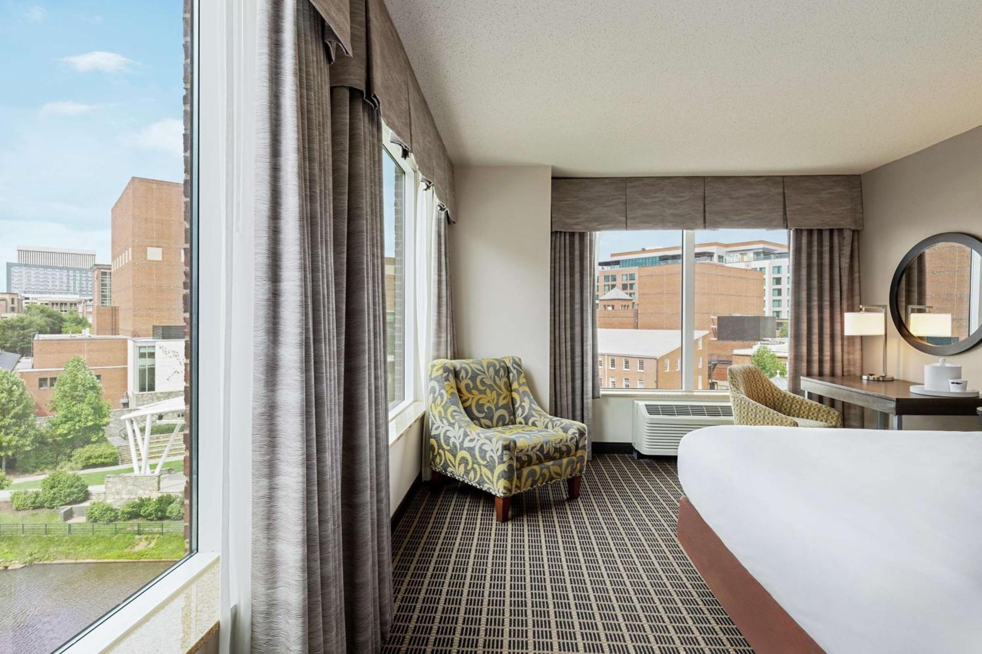 Hampton Inn & Suites Greenville-Downtown-Riverplace photo 23