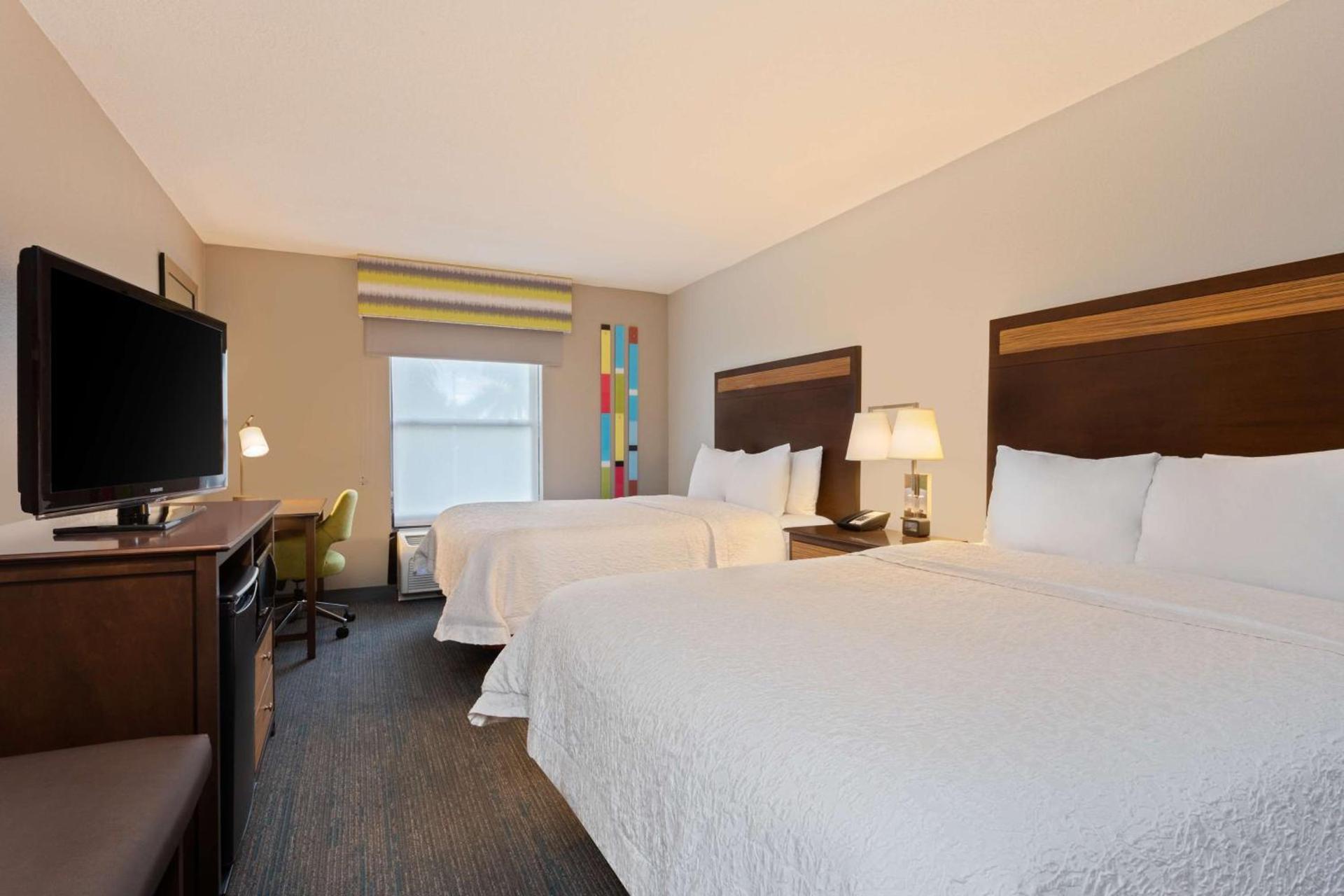 Hampton Inn & Suites Fort Myers Beach/Sanibel Gateway photo 26