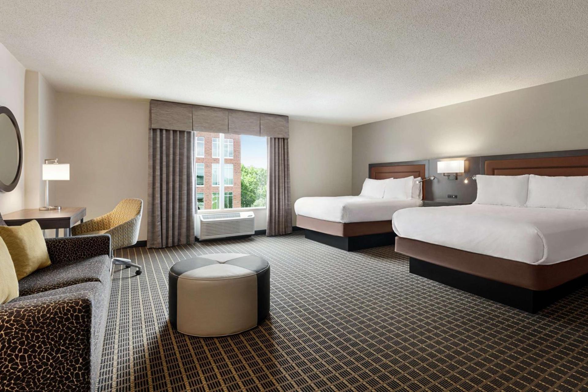 Hampton Inn & Suites Greenville-Downtown-Riverplace photo 27