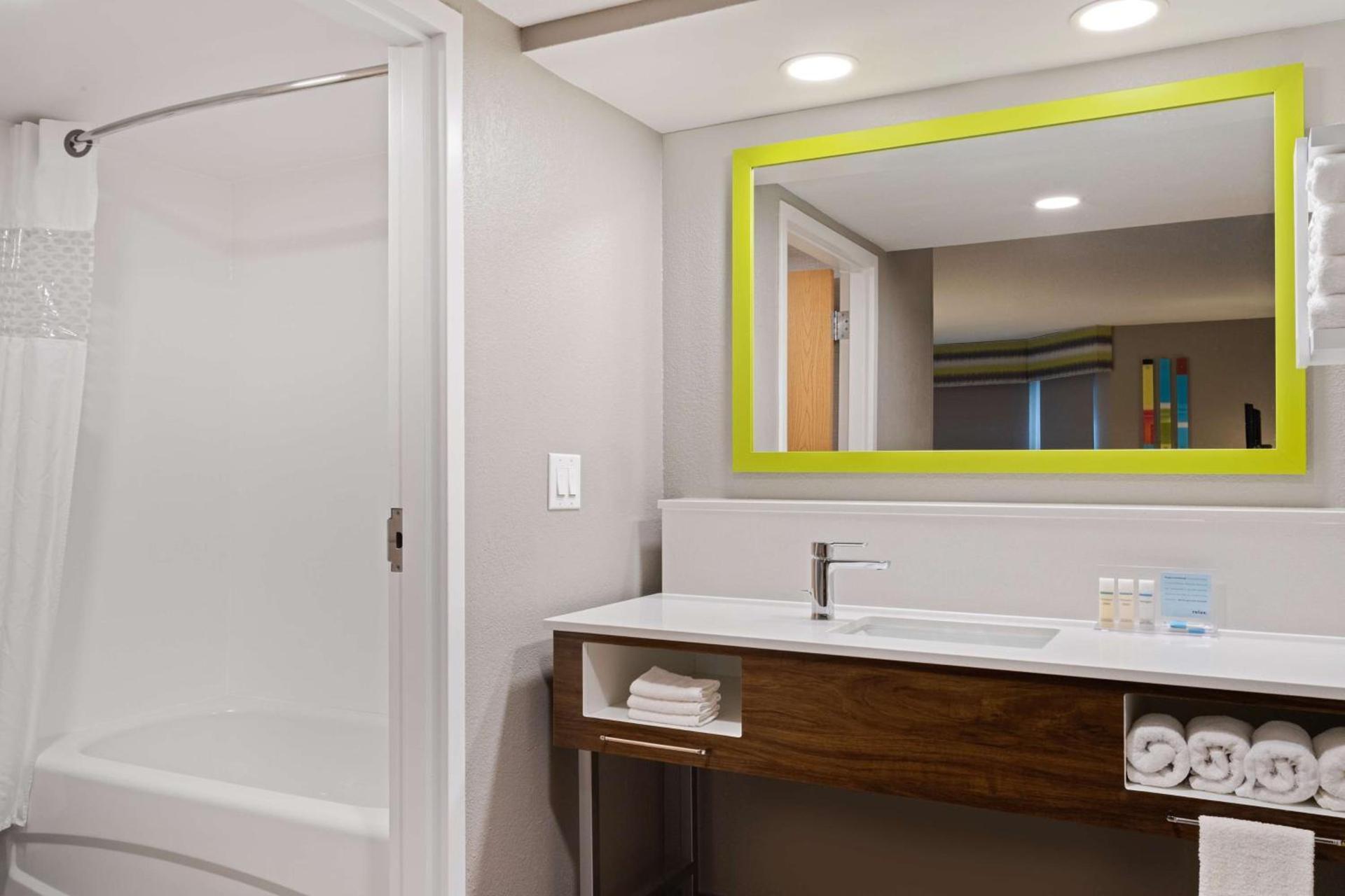 Hampton Inn & Suites Fort Myers Beach/Sanibel Gateway photo 36
