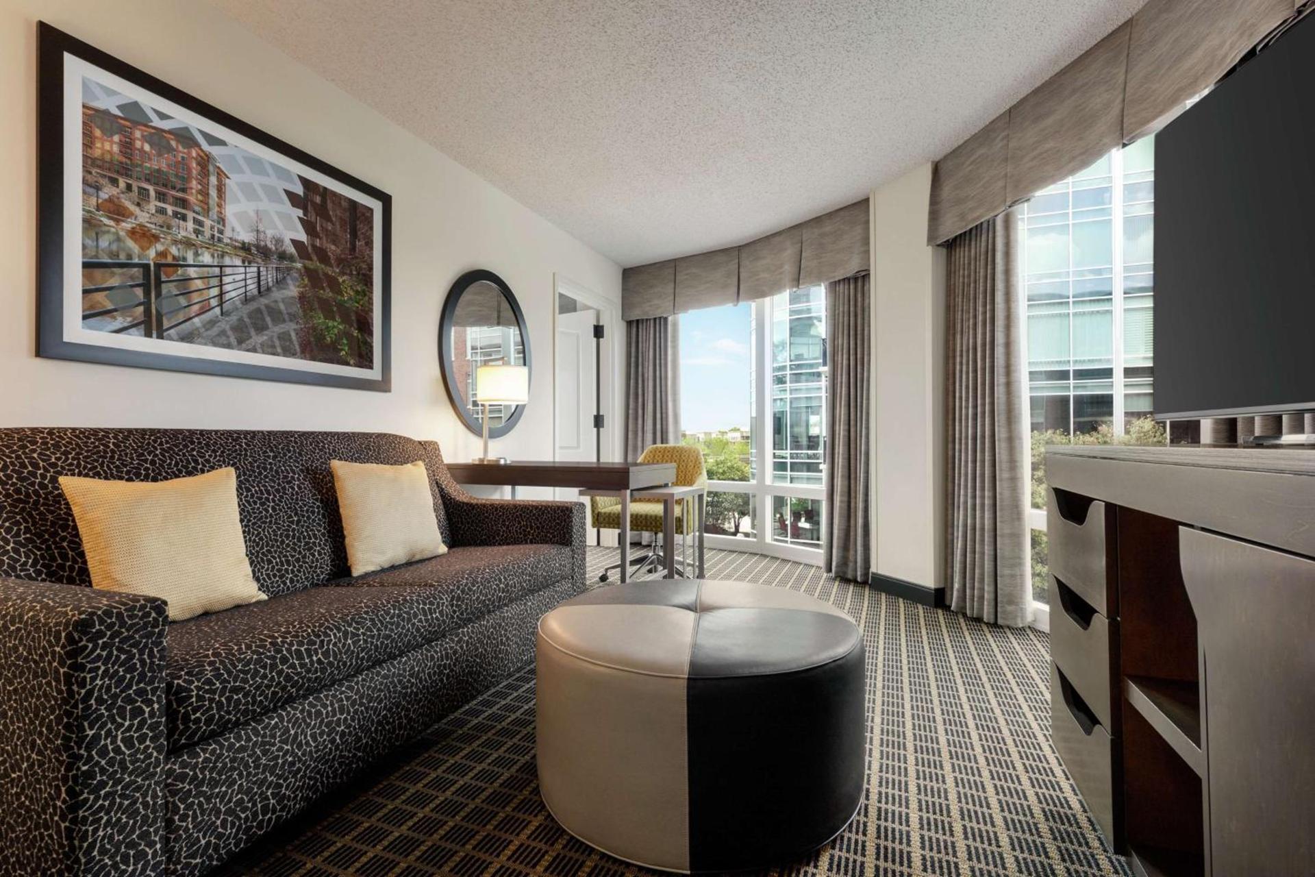 Hampton Inn & Suites Greenville-Downtown-Riverplace photo 36