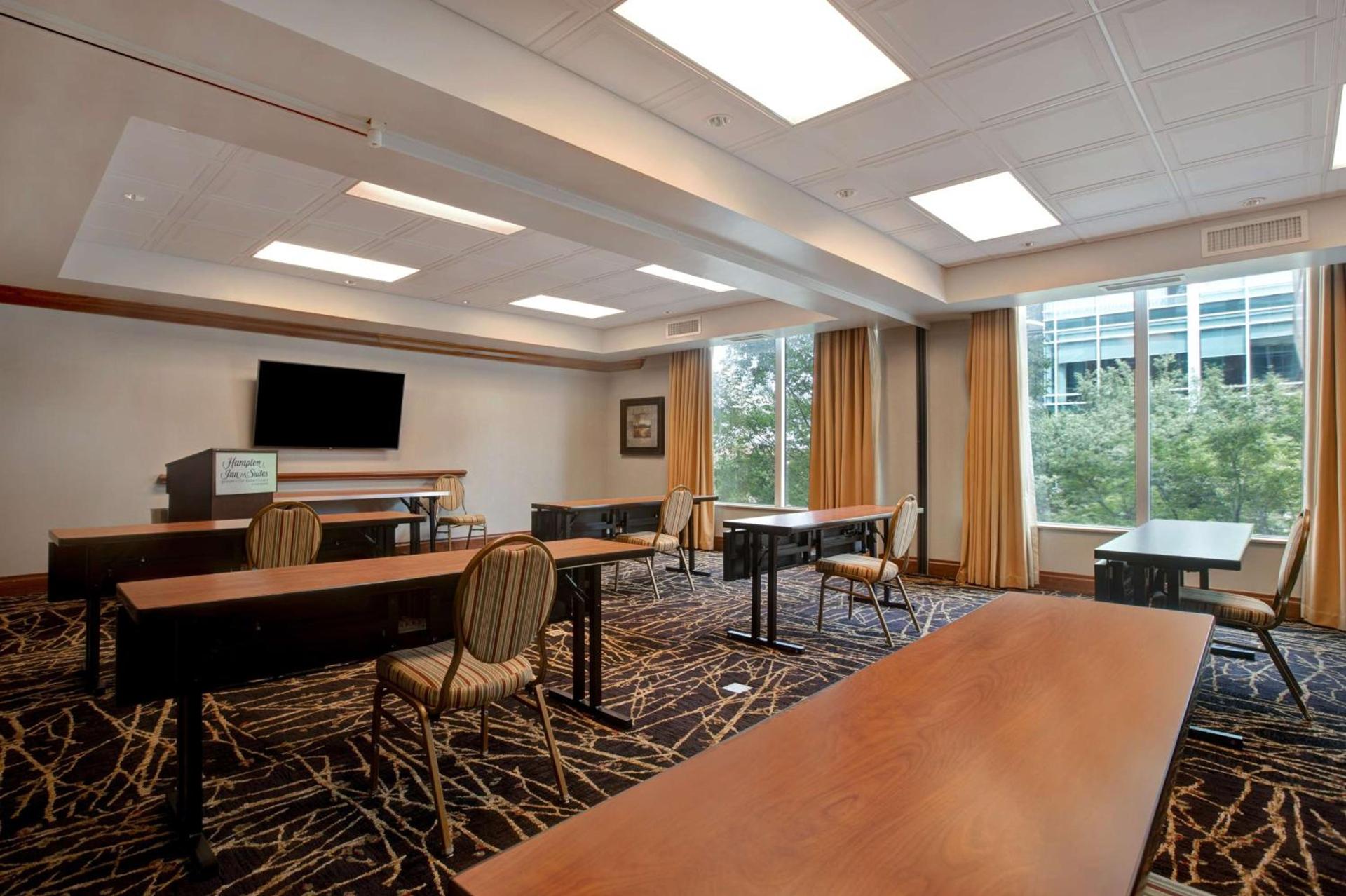 Hampton Inn & Suites Greenville-Downtown-Riverplace photo 42