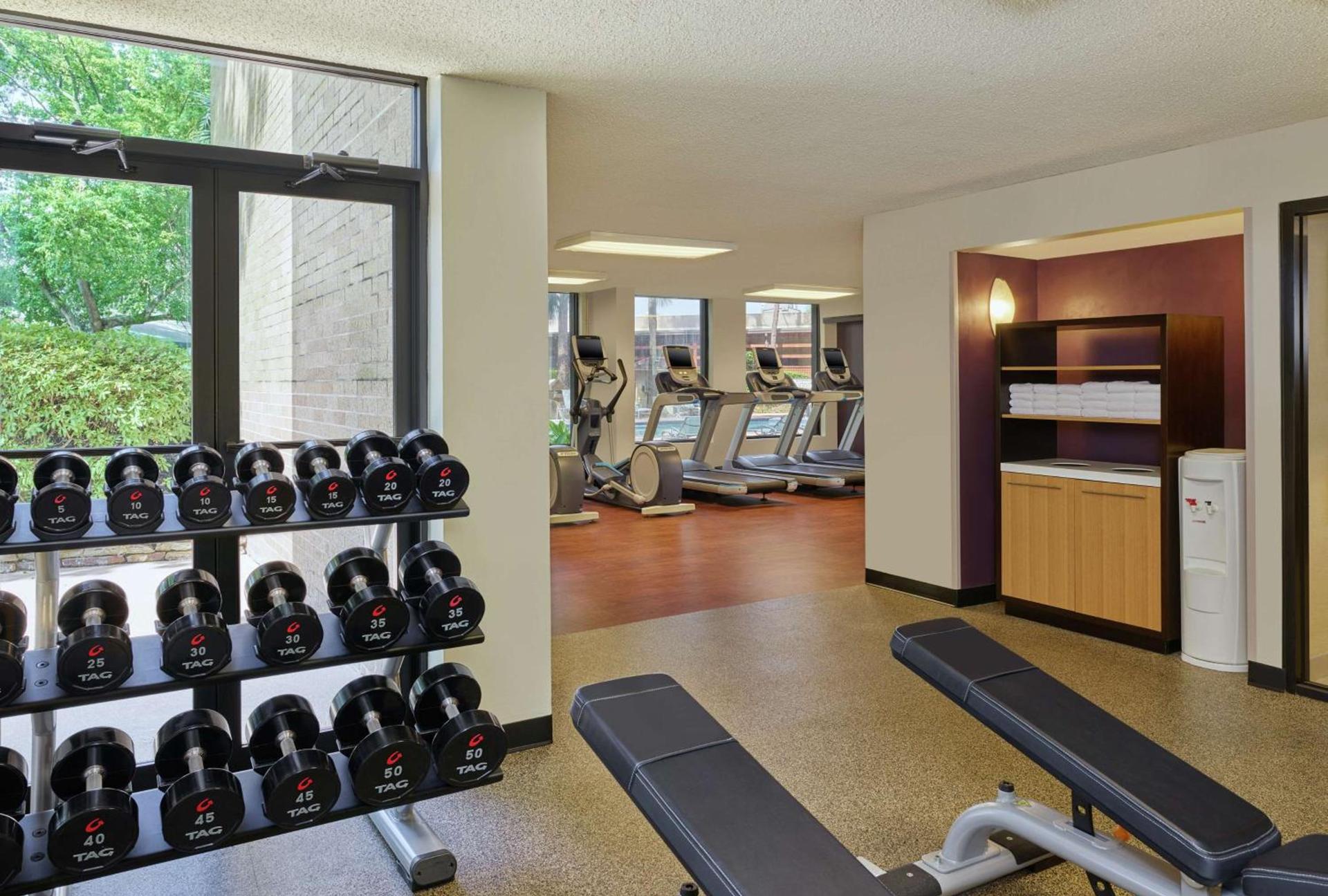 DoubleTree by Hilton Houston Intercontinental Airport photo 12