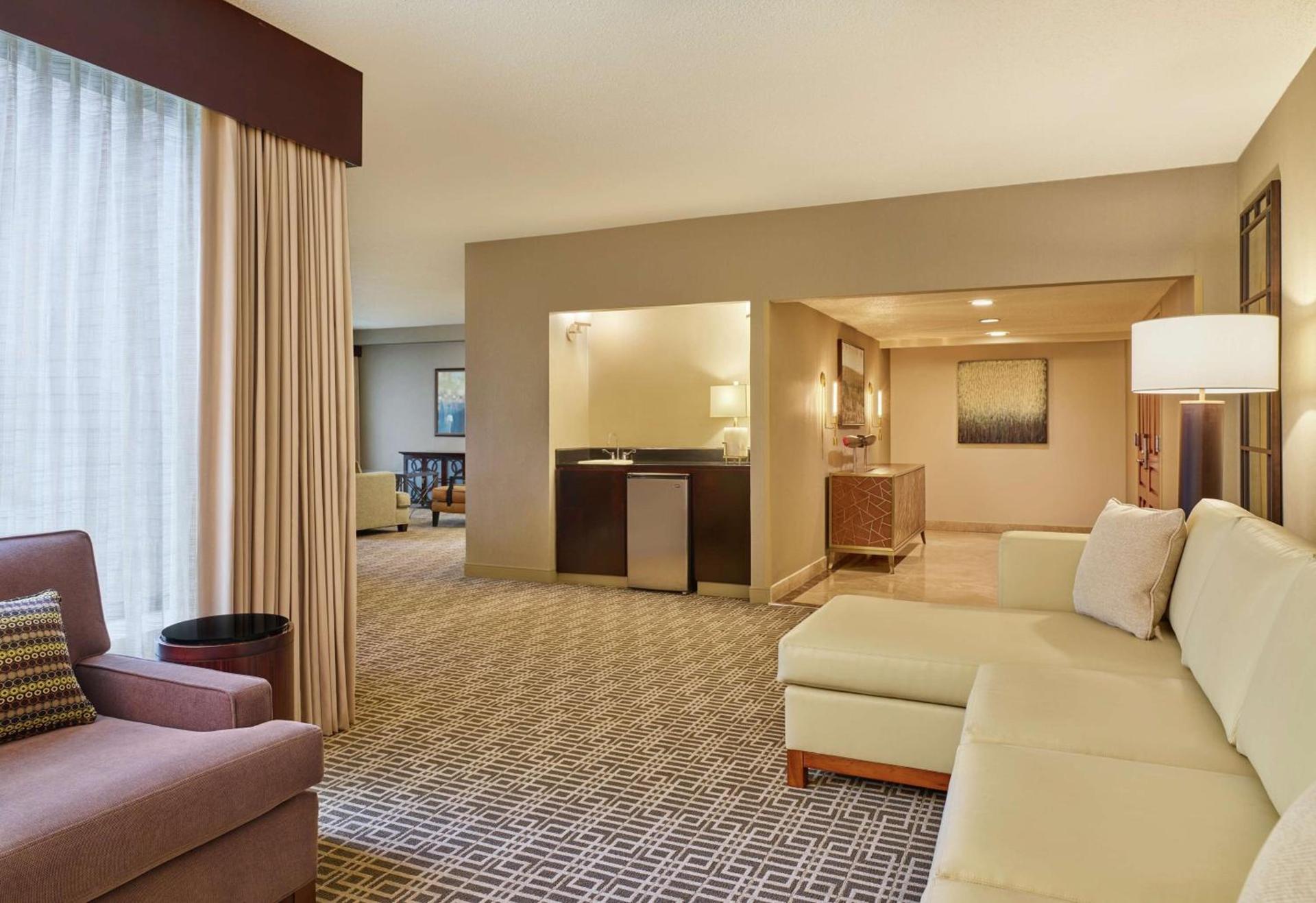 DoubleTree by Hilton Houston Intercontinental Airport photo 17