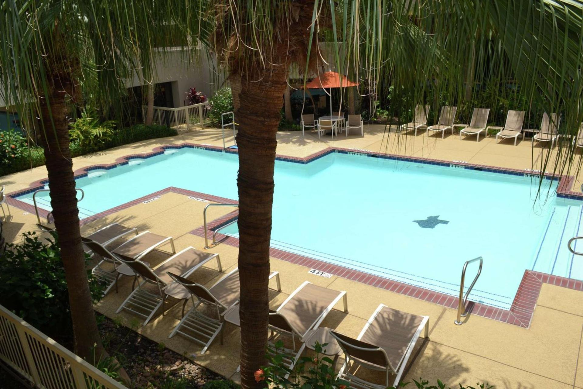 DoubleTree by Hilton Hotel Houston Hobby Airport photo 3