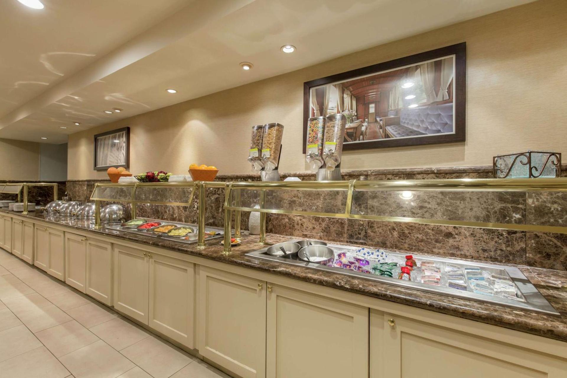 DoubleTree by Hilton Downtown Wilmington - Legal District photo 11