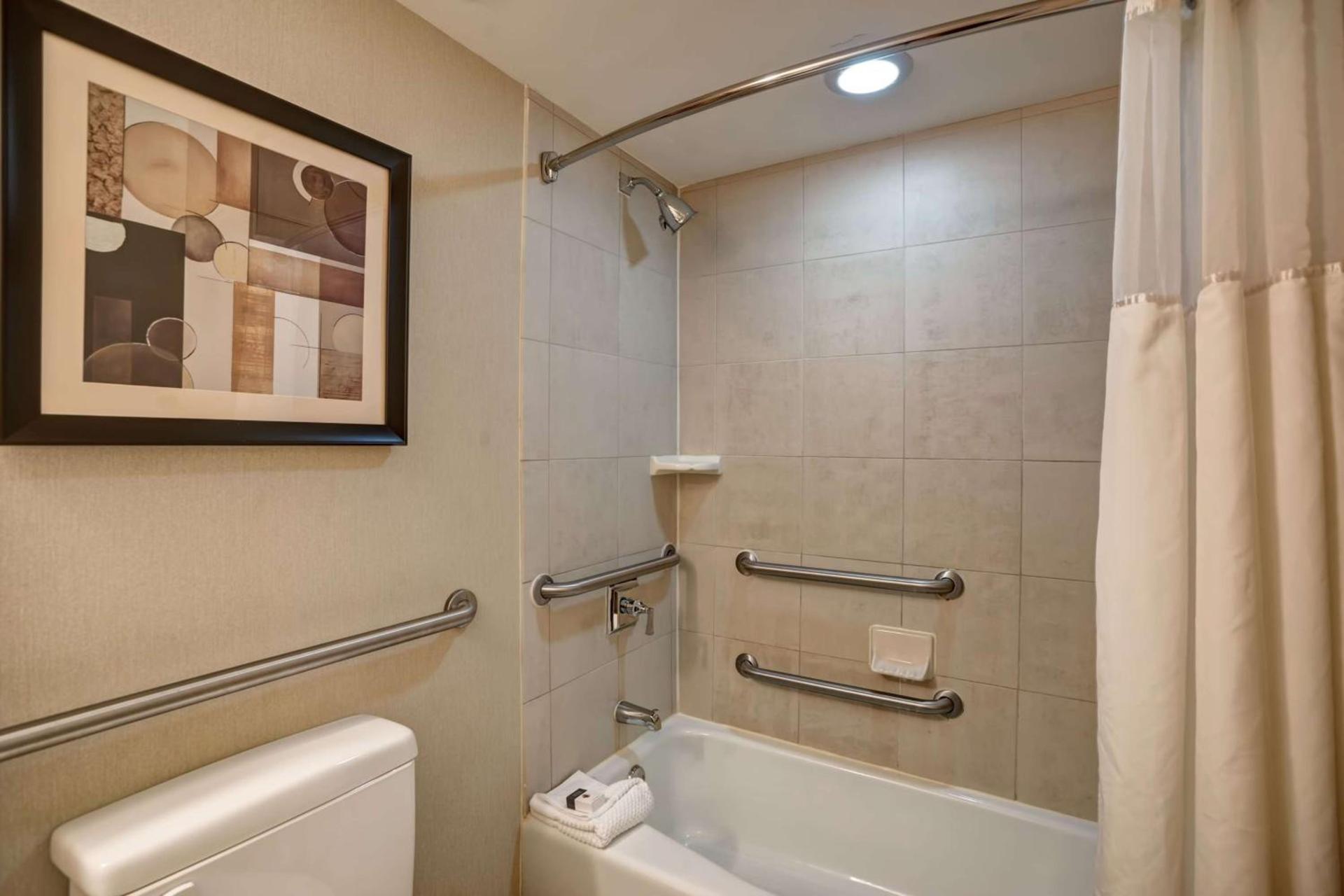 DoubleTree by Hilton Downtown Wilmington - Legal District photo 23