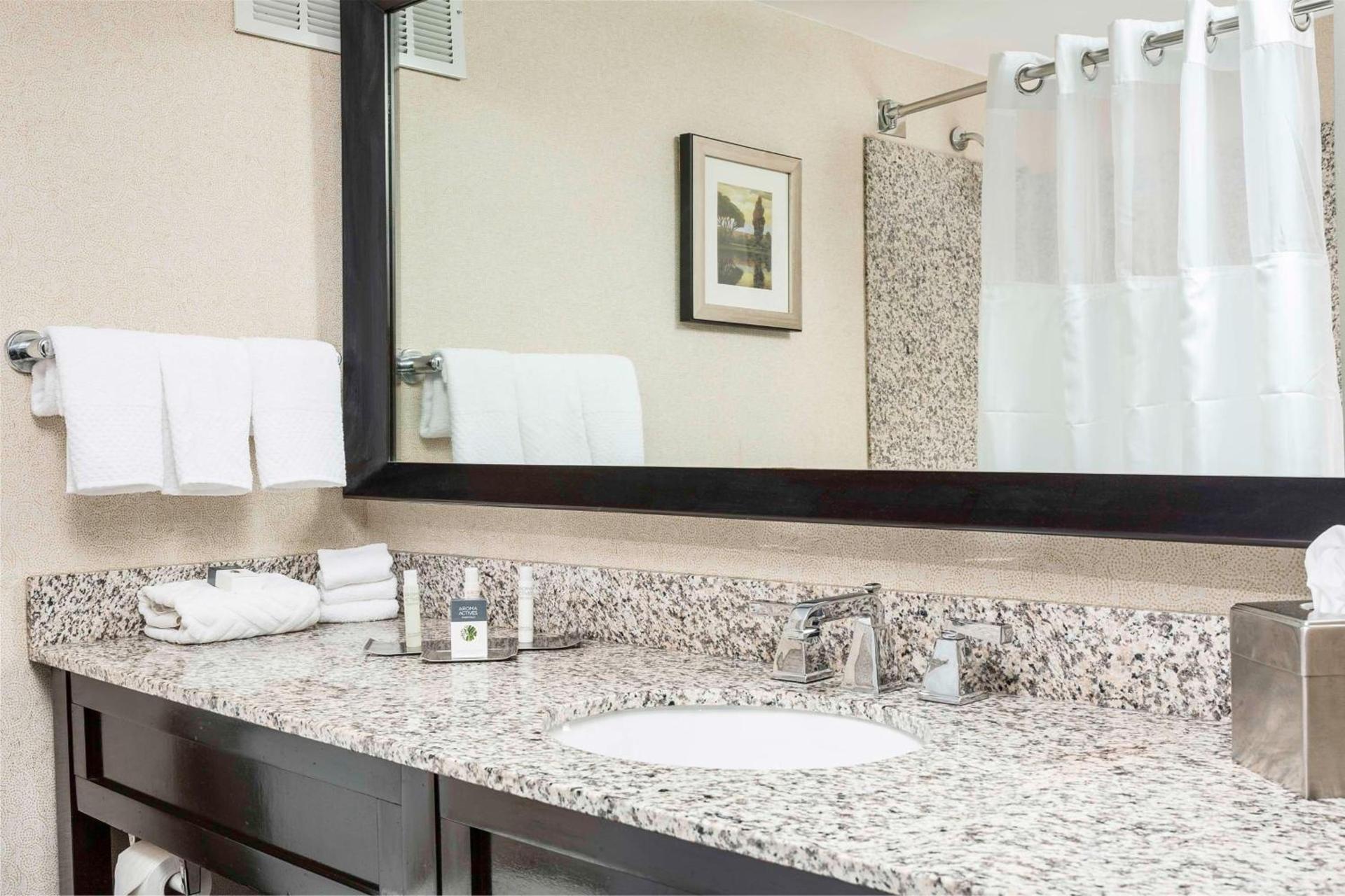 DoubleTree by Hilton Hotel Wilmington photo 9