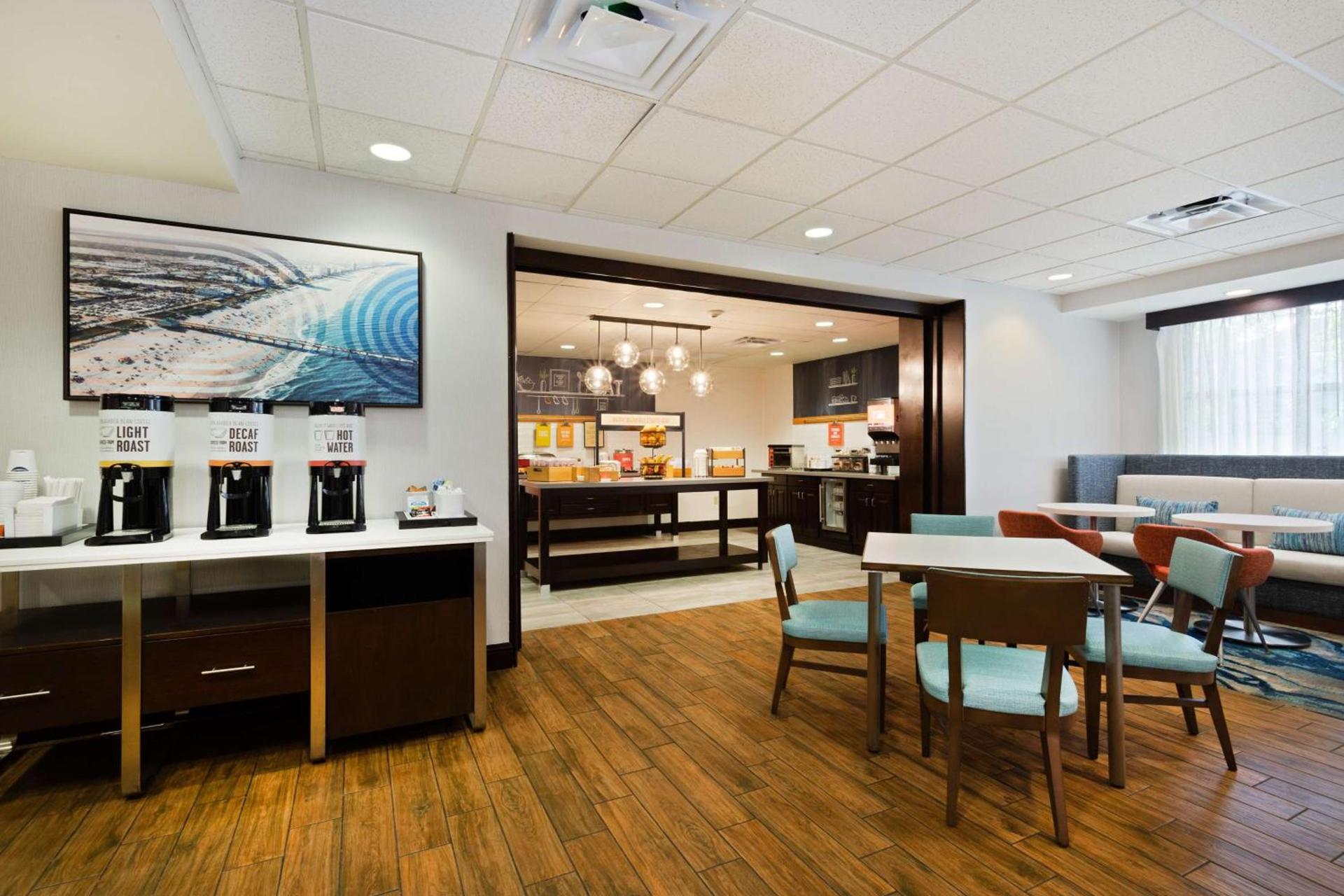 Hampton Inn Jacksonville-I-295 East/Baymeadows photo 10