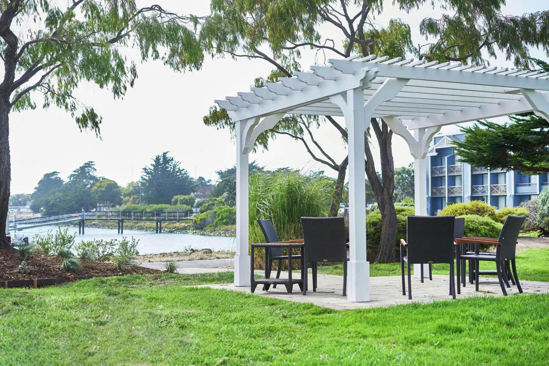DoubleTree by Hilton Hotel Berkeley Marina photo 6