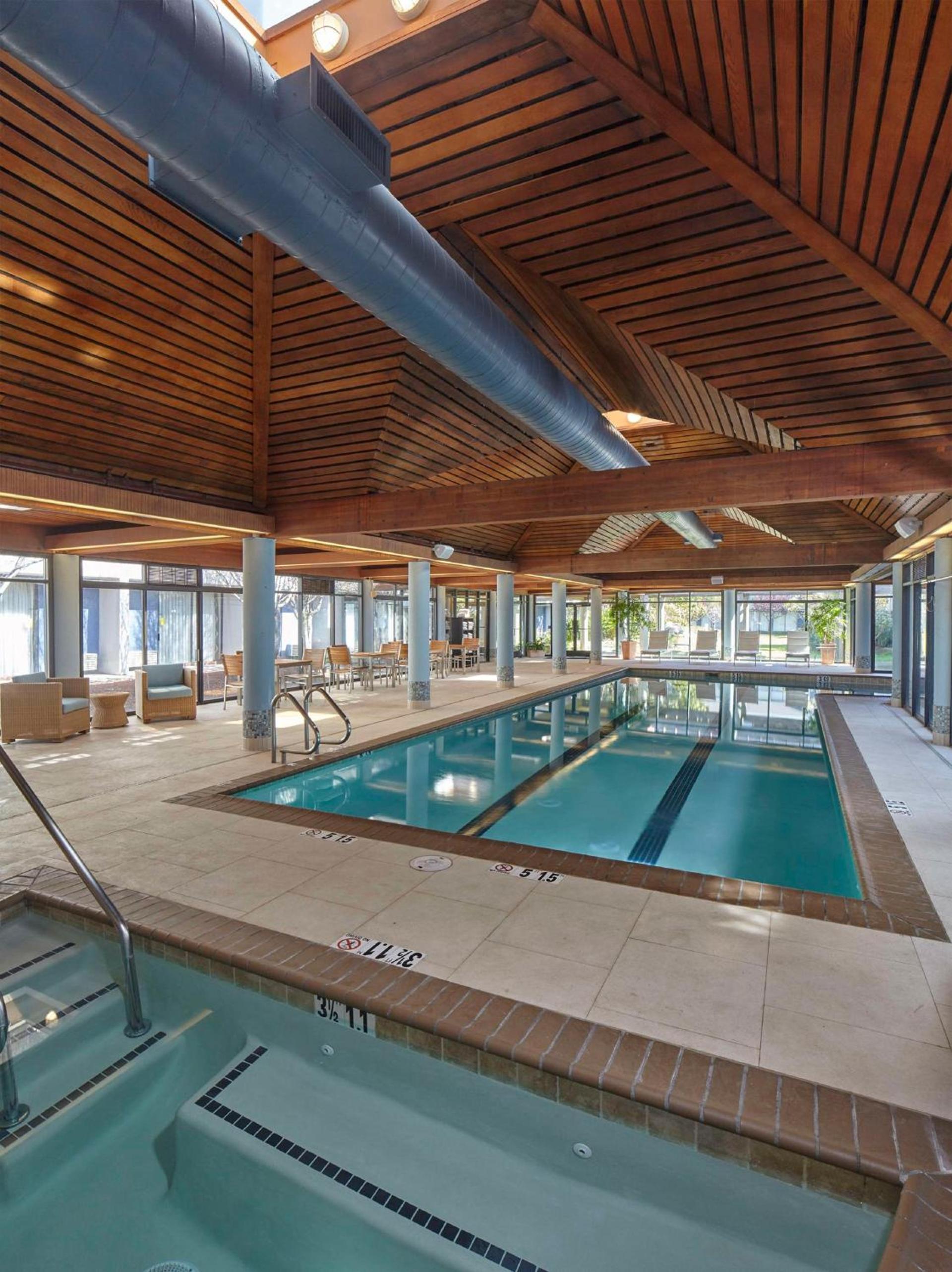 DoubleTree by Hilton Hotel Berkeley Marina photo 16