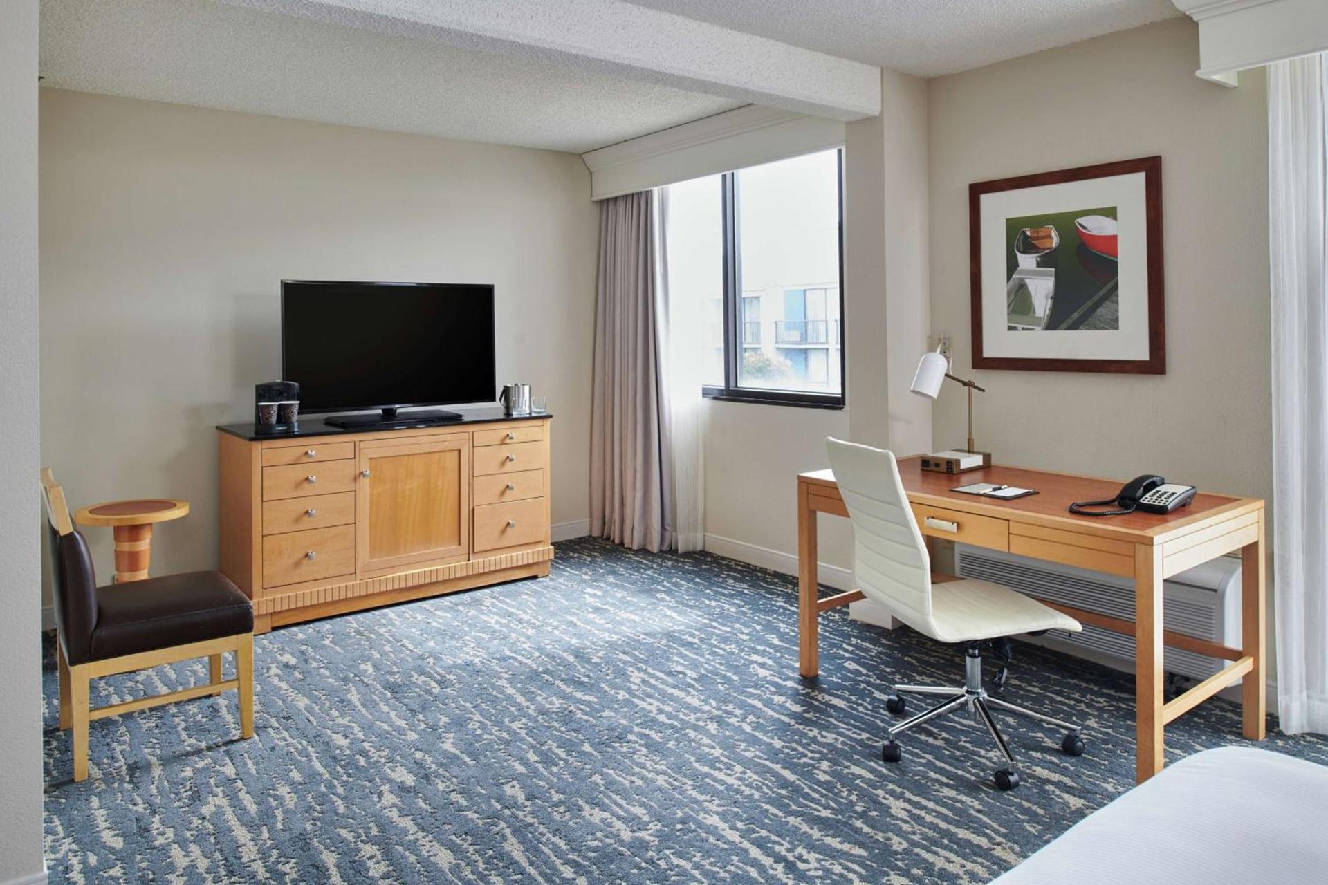 DoubleTree by Hilton Hotel Berkeley Marina photo 46
