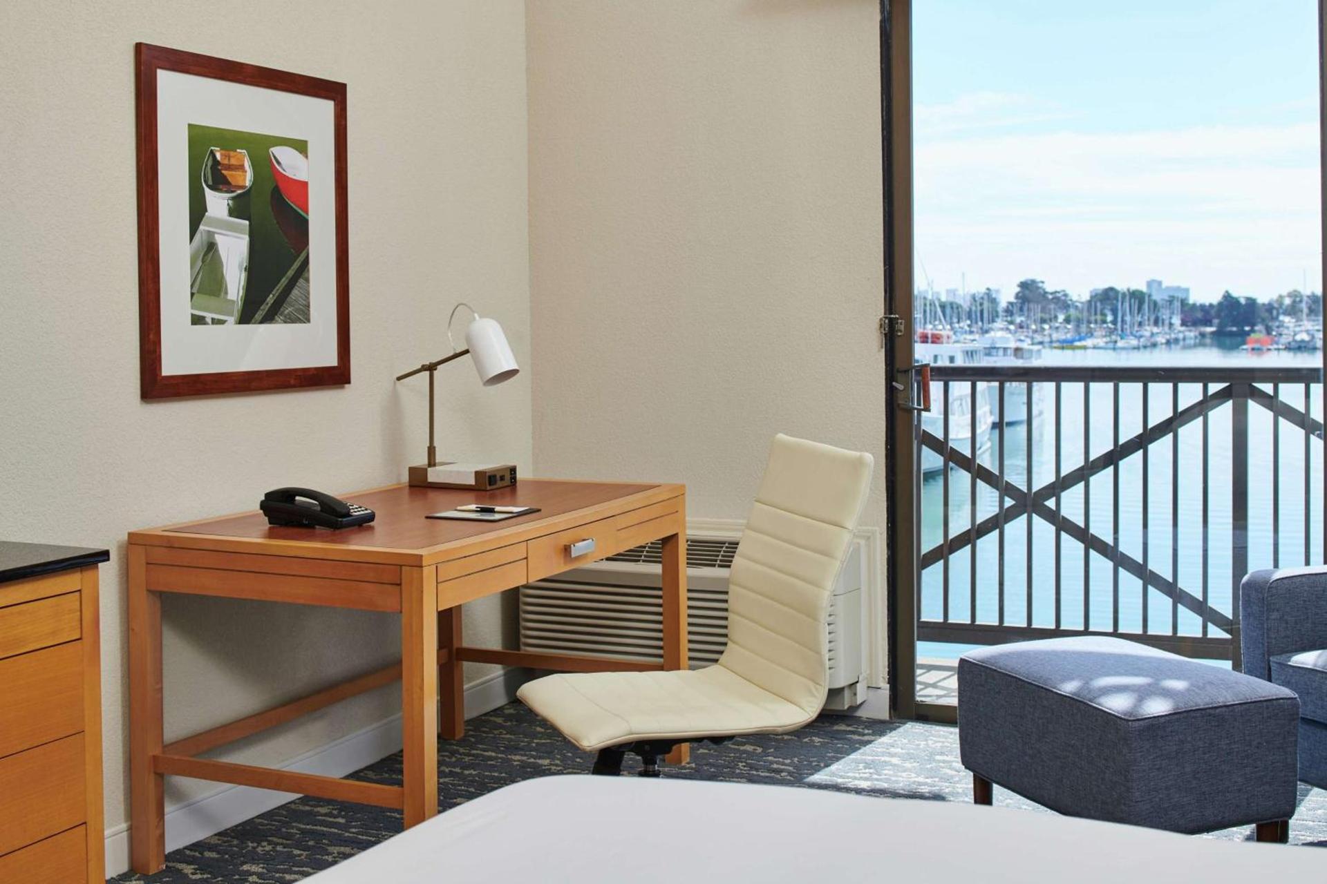 DoubleTree by Hilton Hotel Berkeley Marina photo 64