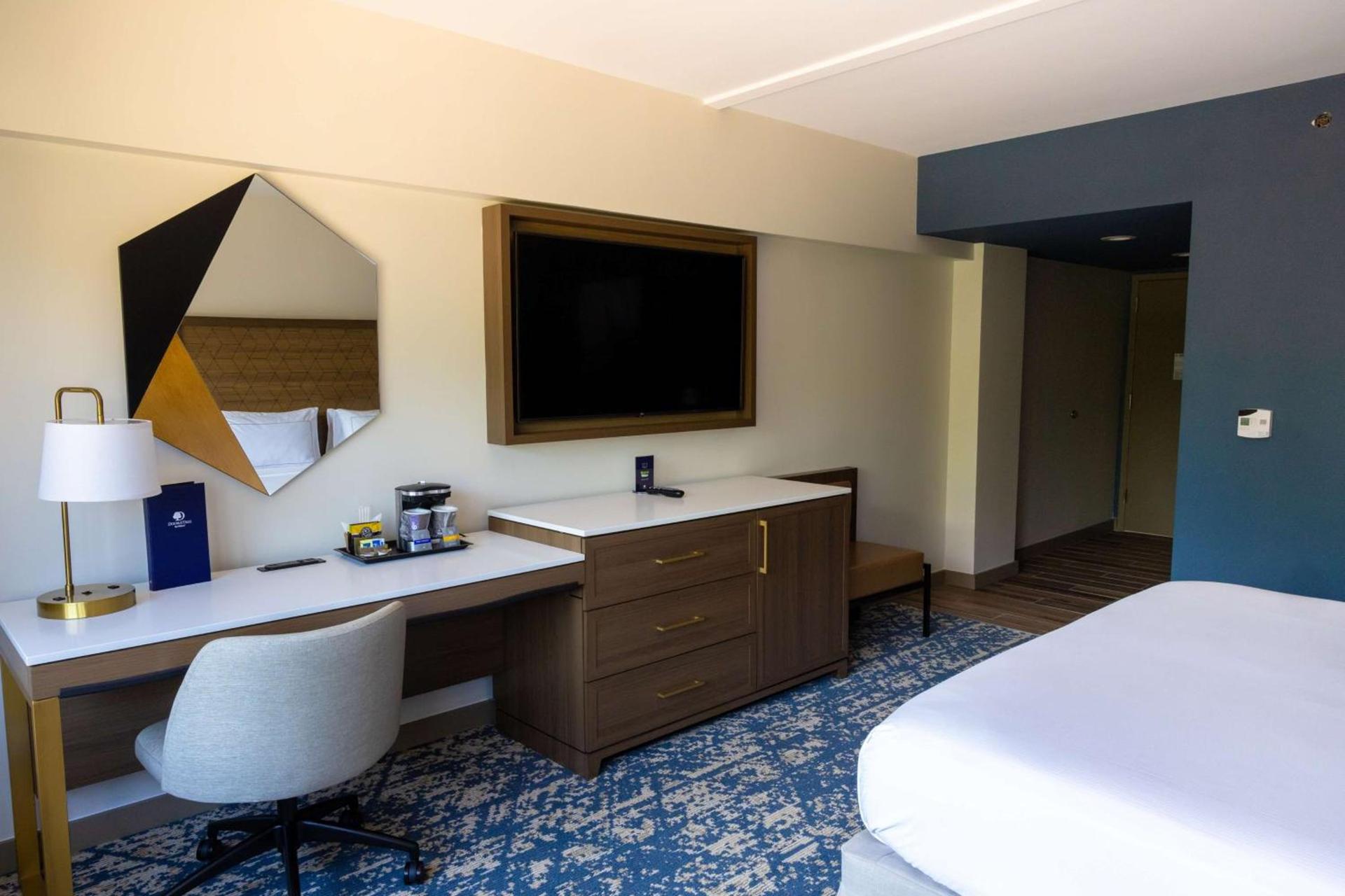 DoubleTree by Hilton Tinton Falls-Eatontown photo 28