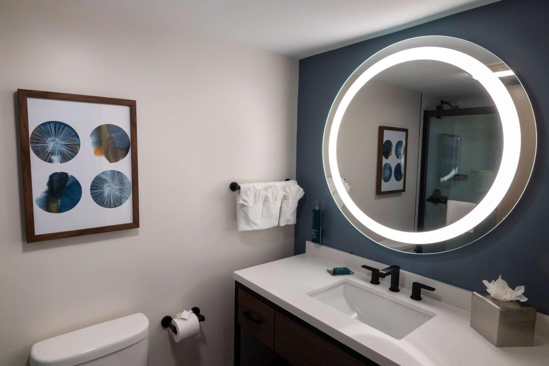 DoubleTree by Hilton Tinton Falls-Eatontown photo 40