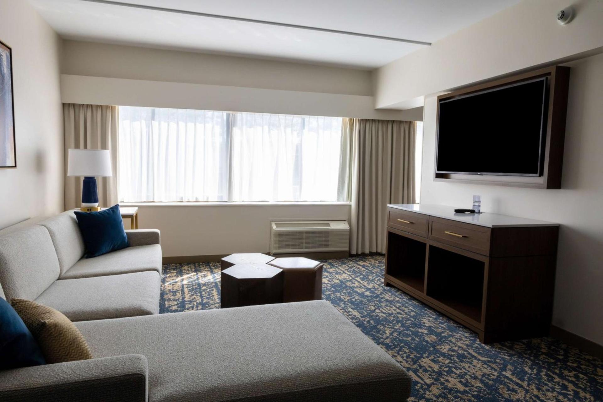 DoubleTree by Hilton Tinton Falls-Eatontown photo 45