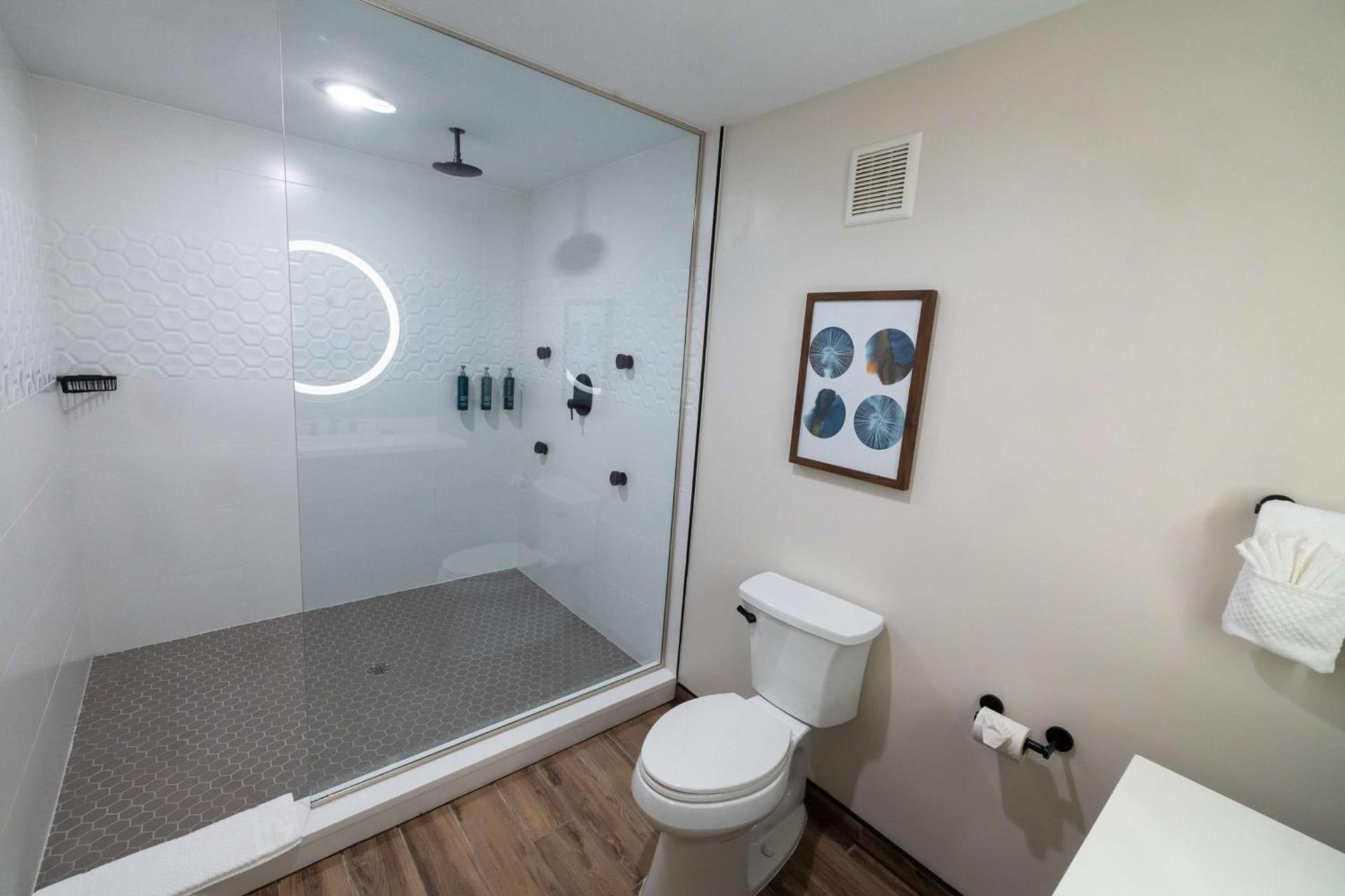 DoubleTree by Hilton Tinton Falls-Eatontown photo 58