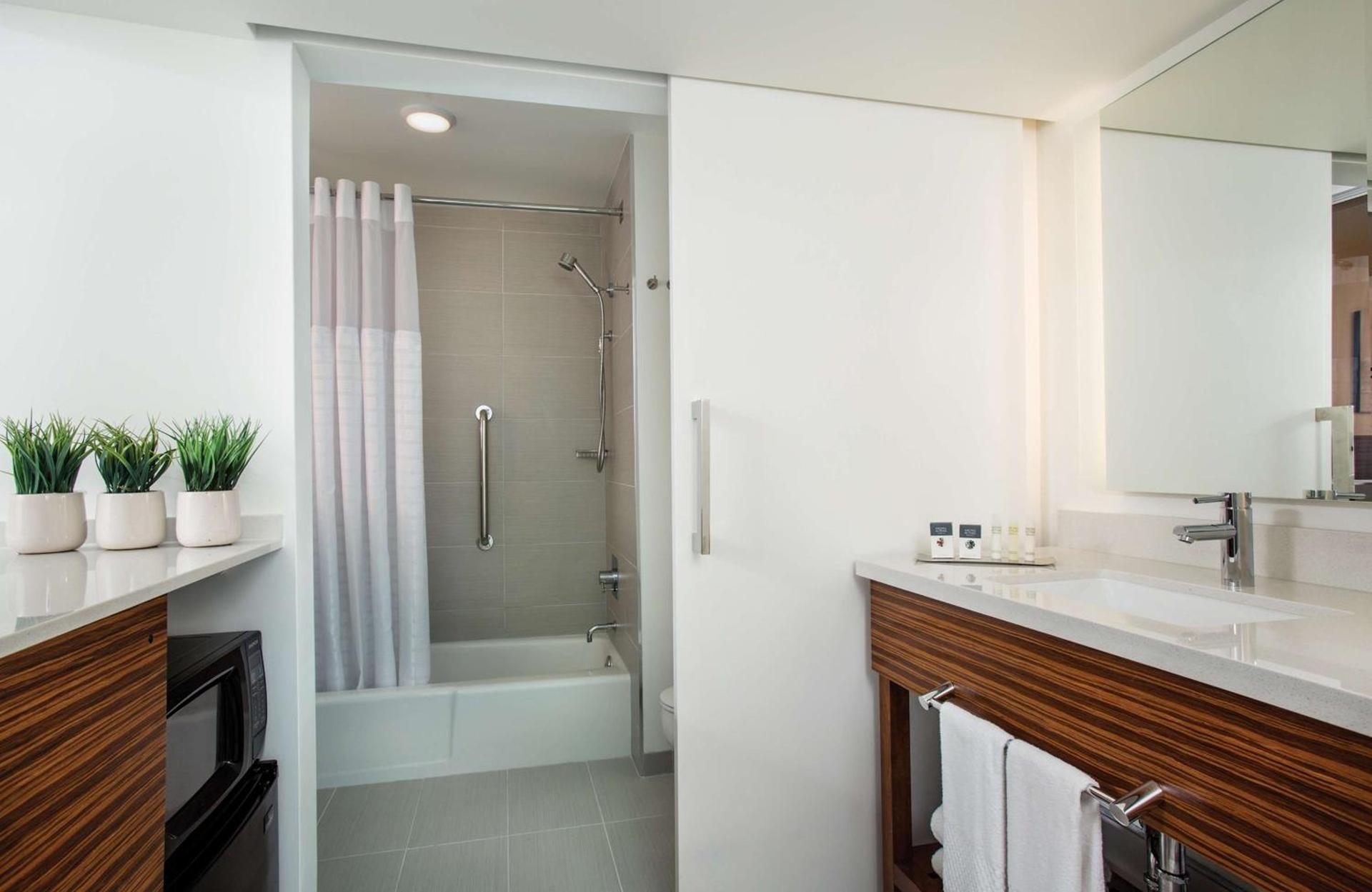 Grand Naniloa Hotel, a Doubletree by Hilton photo 18