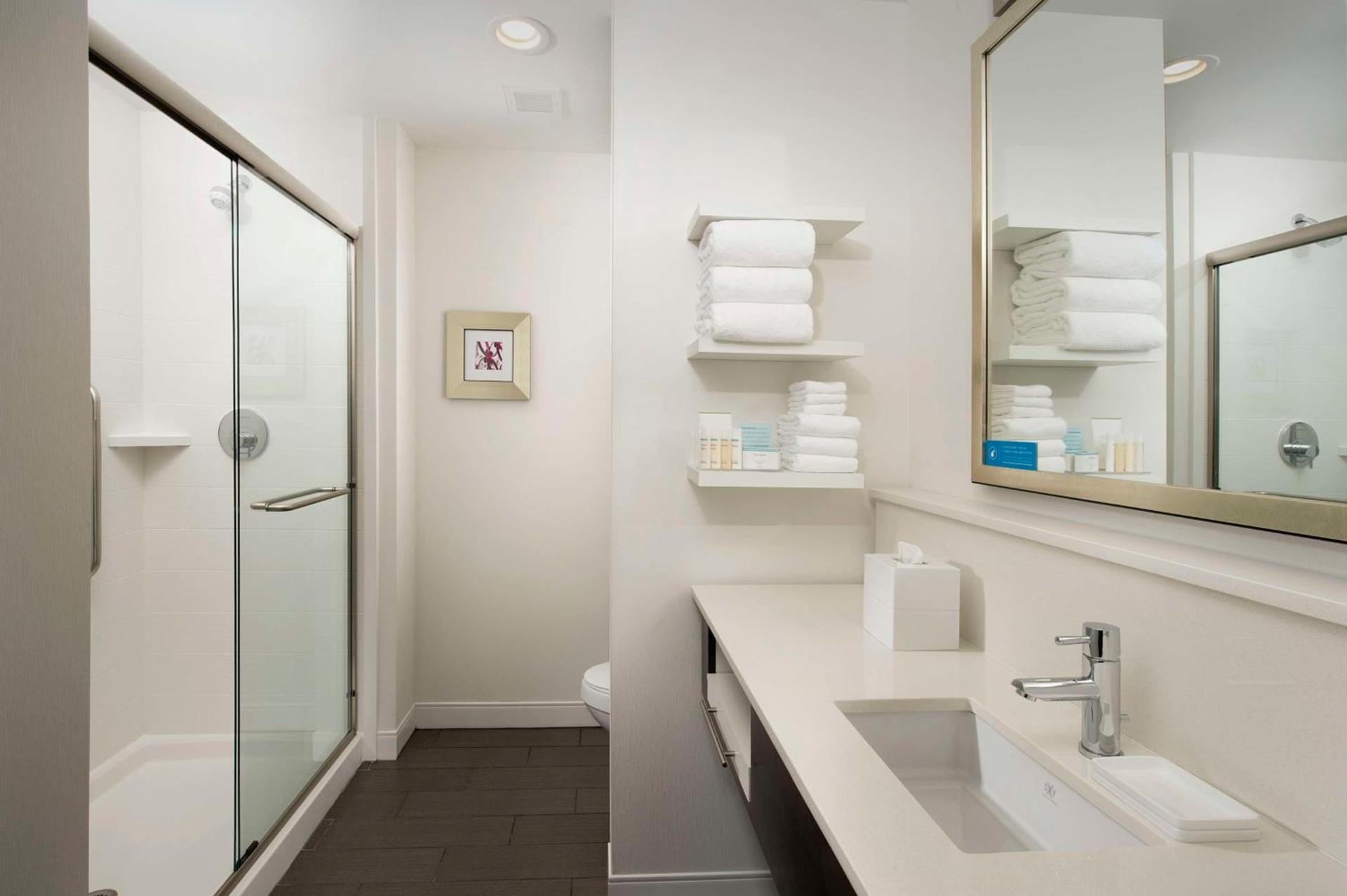 Hampton Inn by Hilton Hattiesburg photo 17
