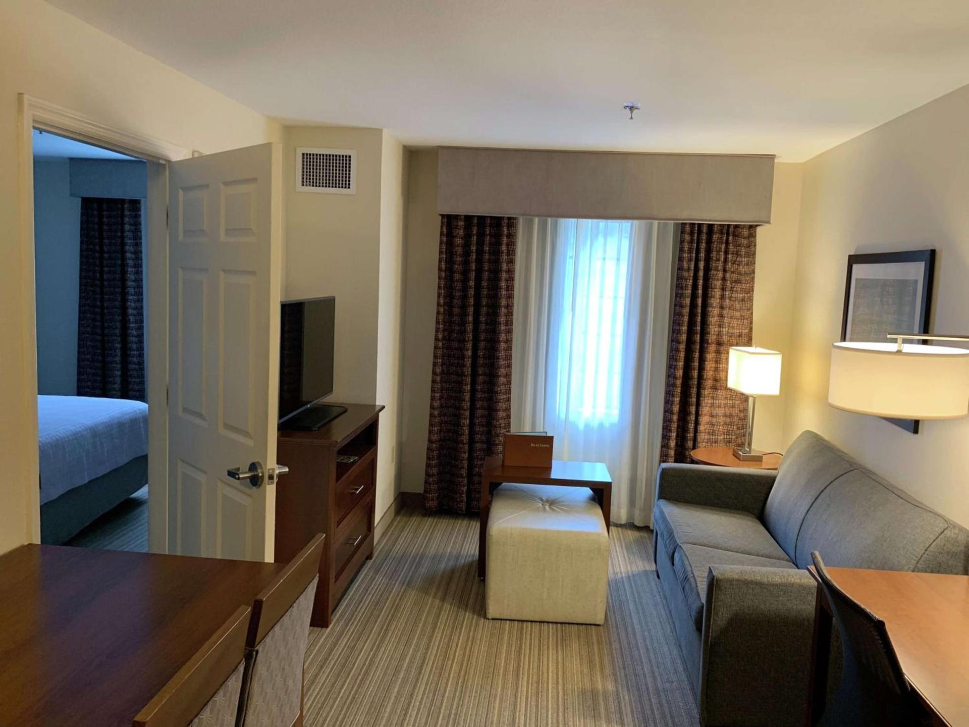 Homewood Suites Jacksonville Deerwood Park photo 15