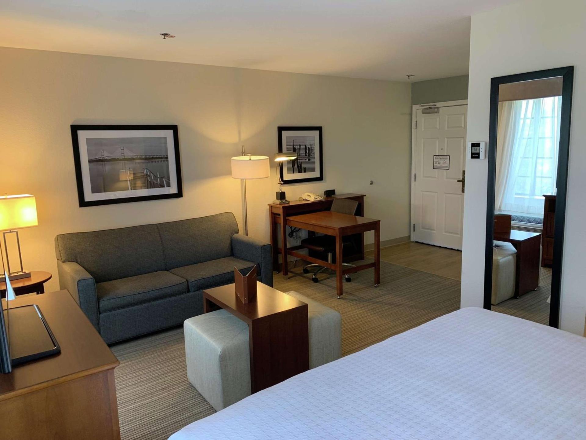 Homewood Suites Jacksonville Deerwood Park photo 16