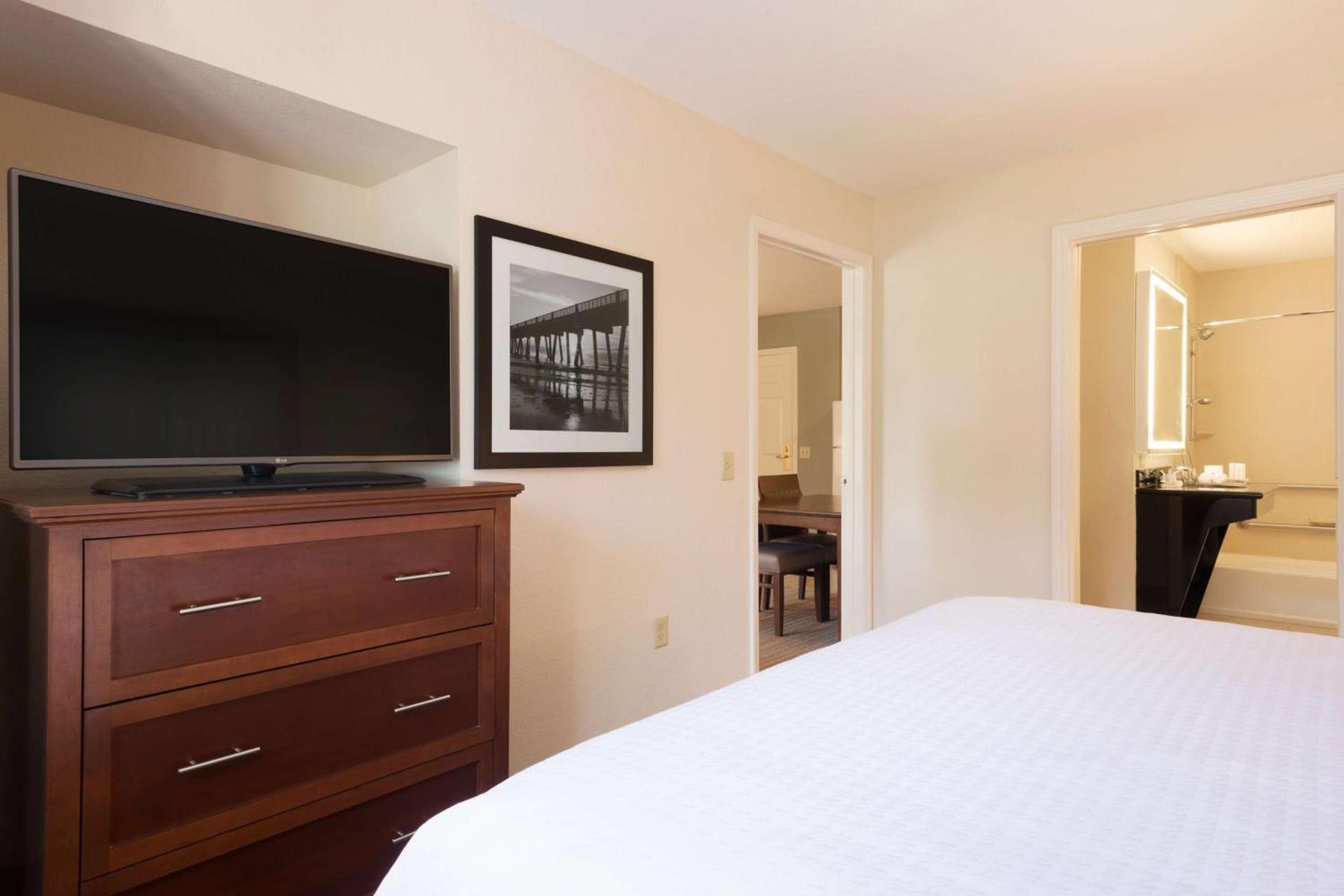 Homewood Suites Jacksonville Deerwood Park photo 18