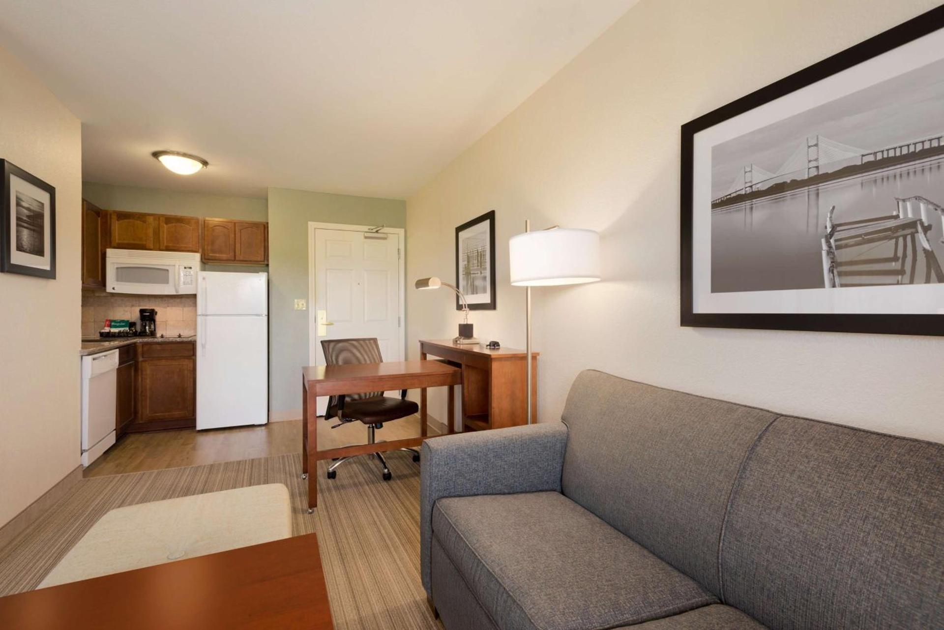 Homewood Suites Jacksonville Deerwood Park photo 20