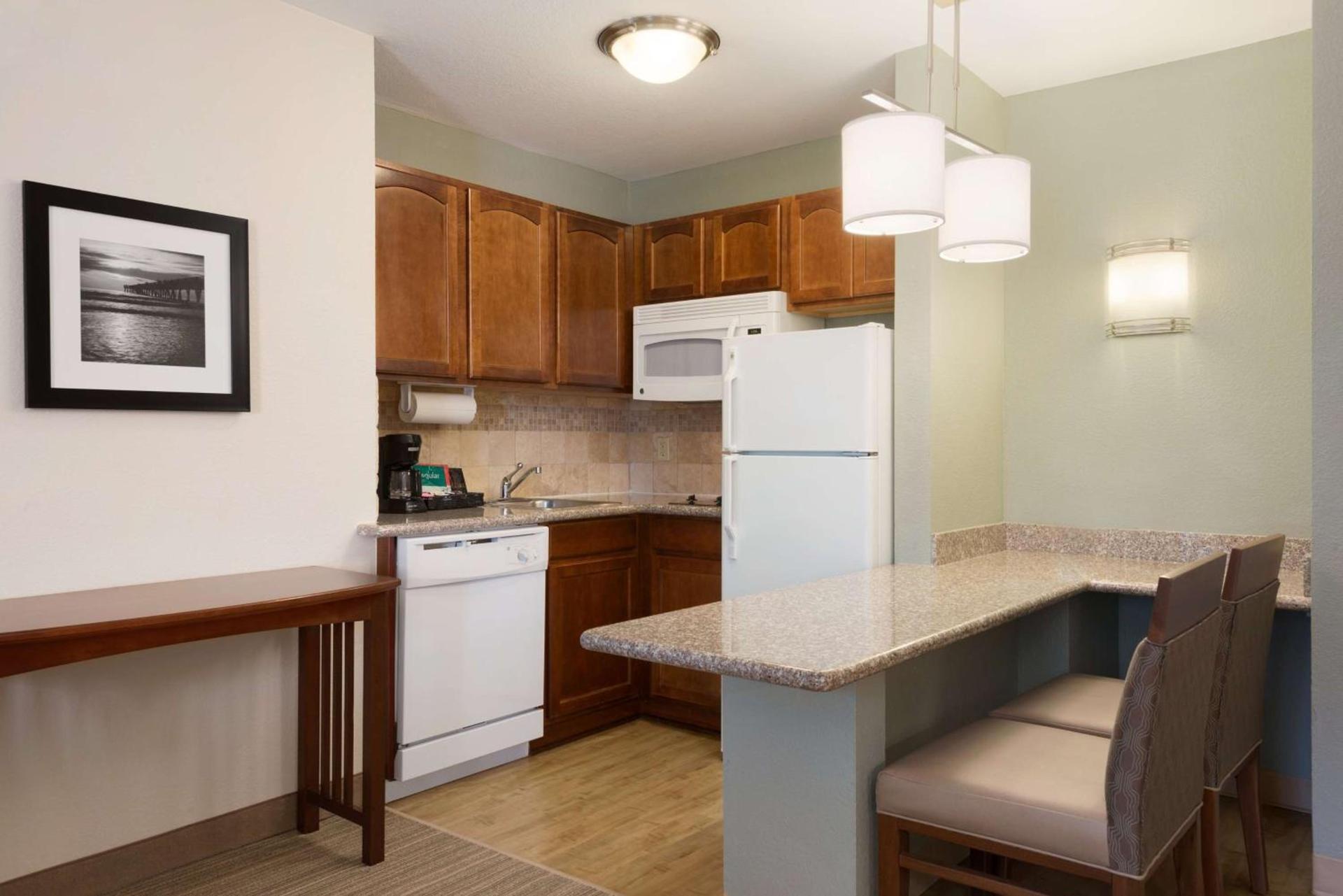 Homewood Suites Jacksonville Deerwood Park photo 21