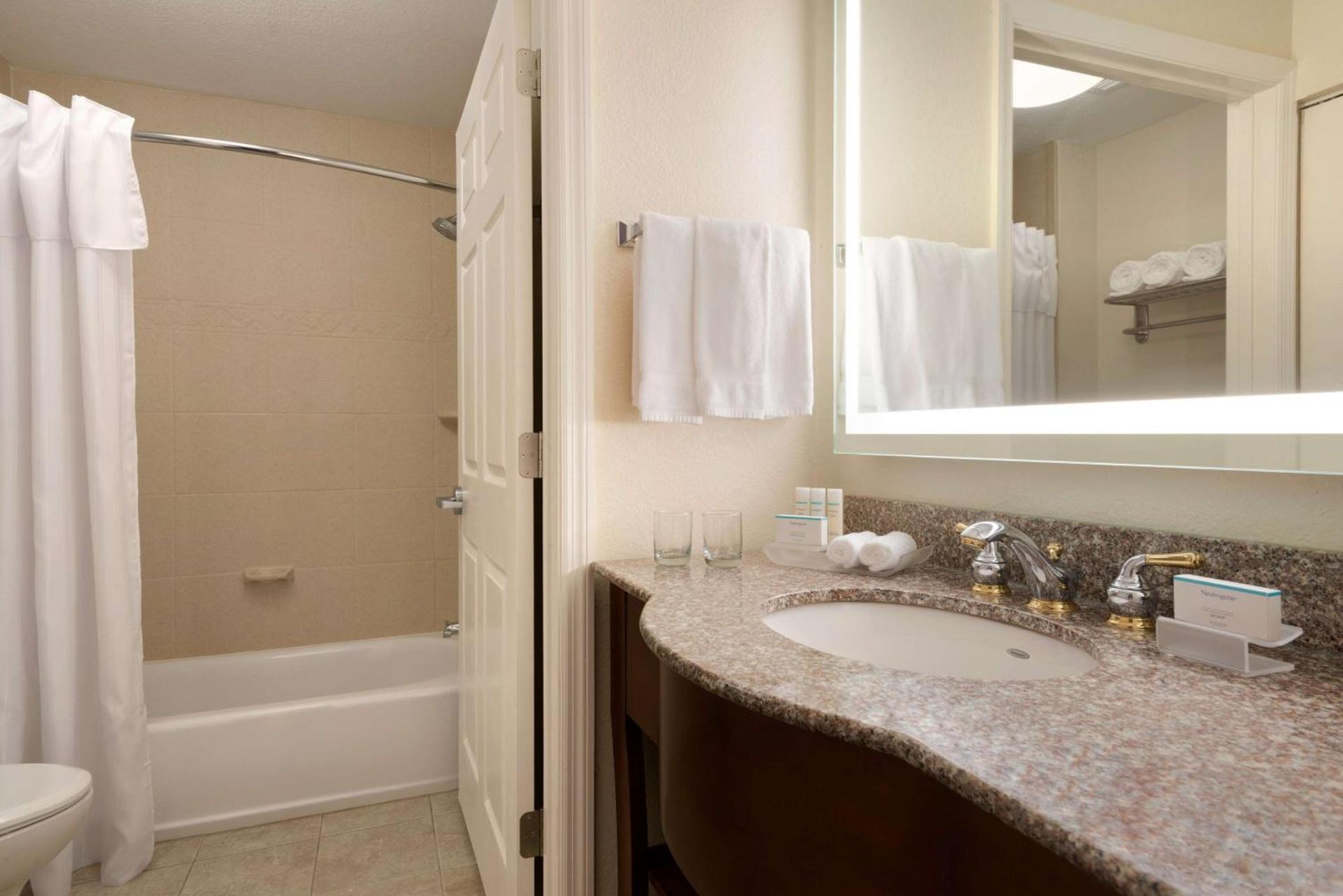 Homewood Suites Jacksonville Deerwood Park photo 23
