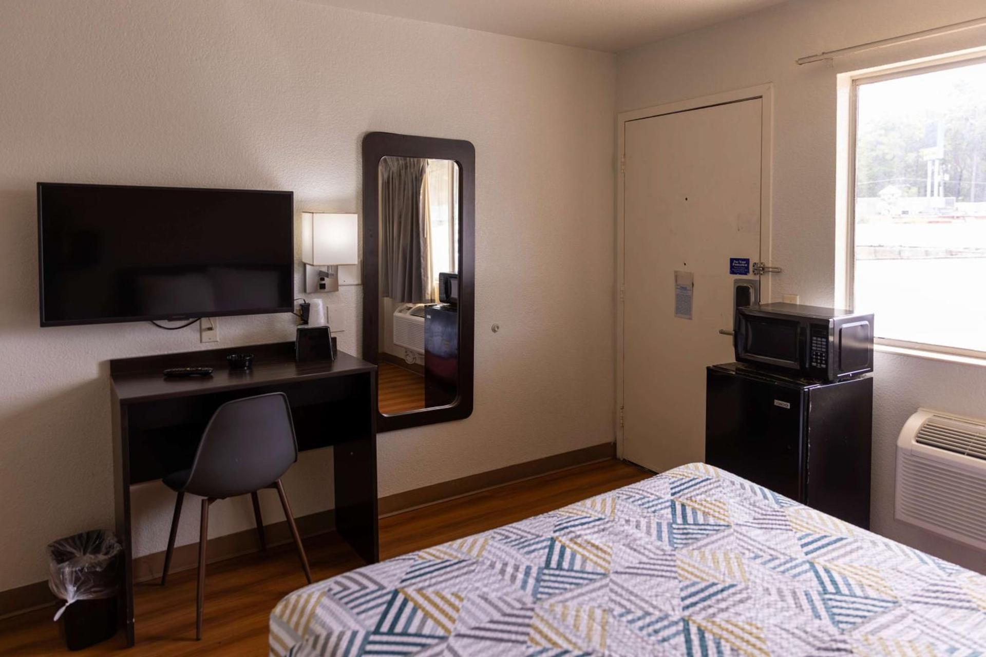 Motel 6-Lufkin, TX photo 10