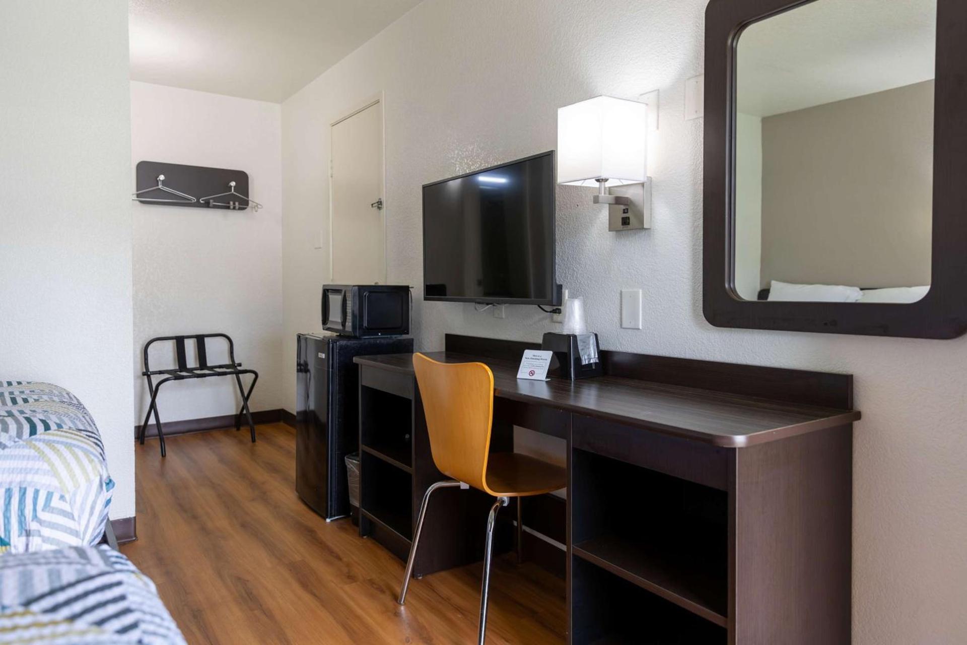 Motel 6-Lufkin, TX photo 22