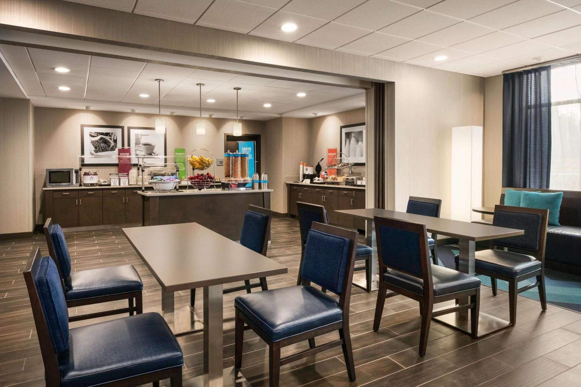 Hampton Inn Kernersville photo 8
