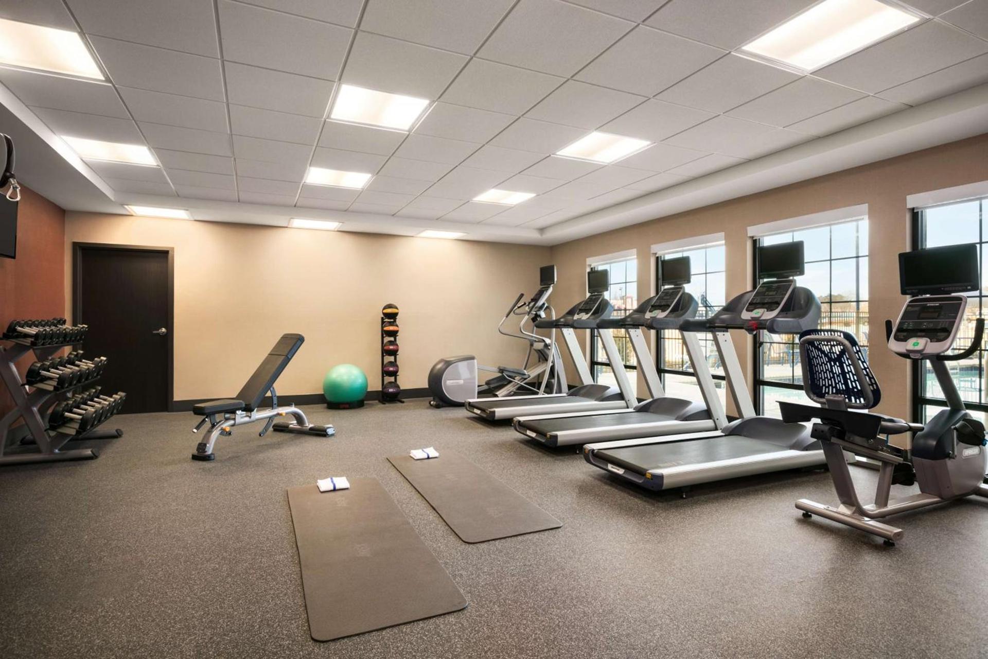 Hampton Inn Kernersville photo 12
