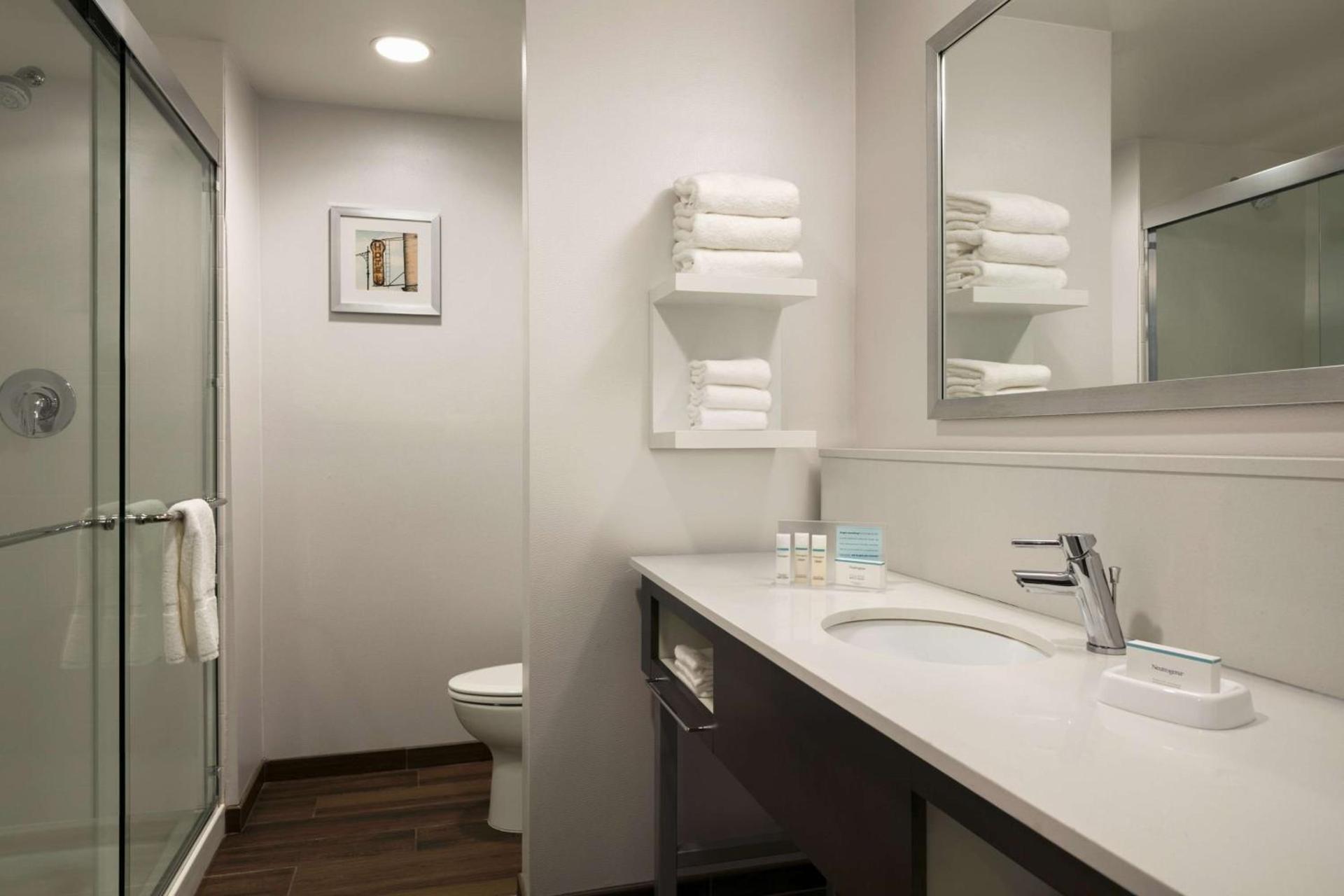 Hampton Inn Kernersville photo 25