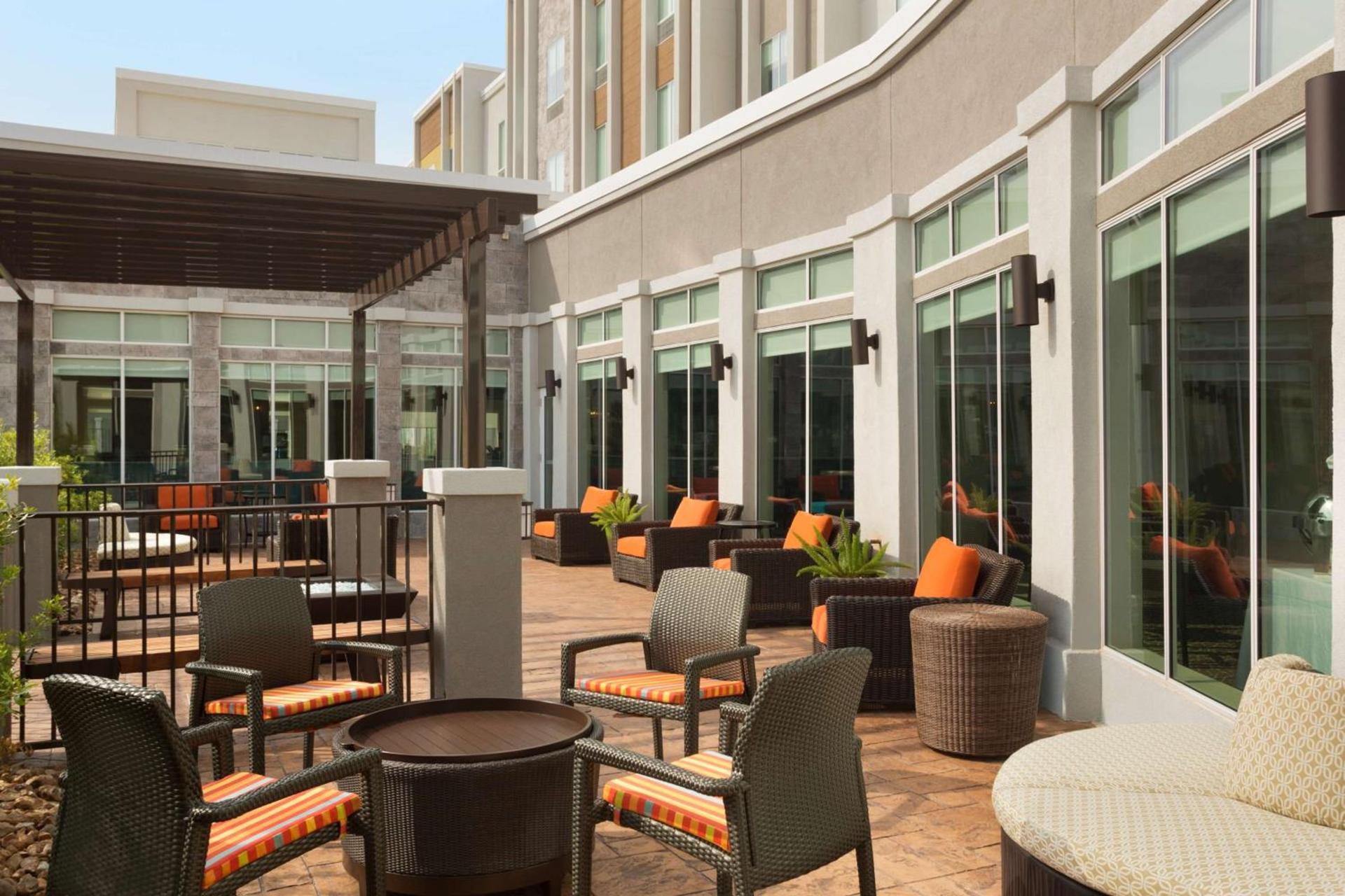 Hilton Garden Inn Houston-Baytown photo 2