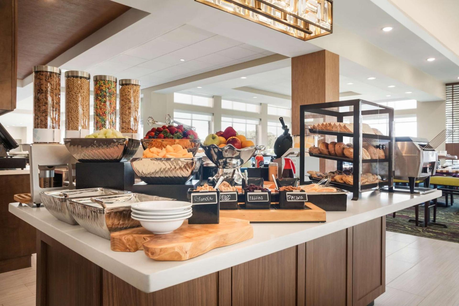 Hilton Garden Inn Houston-Baytown photo 13