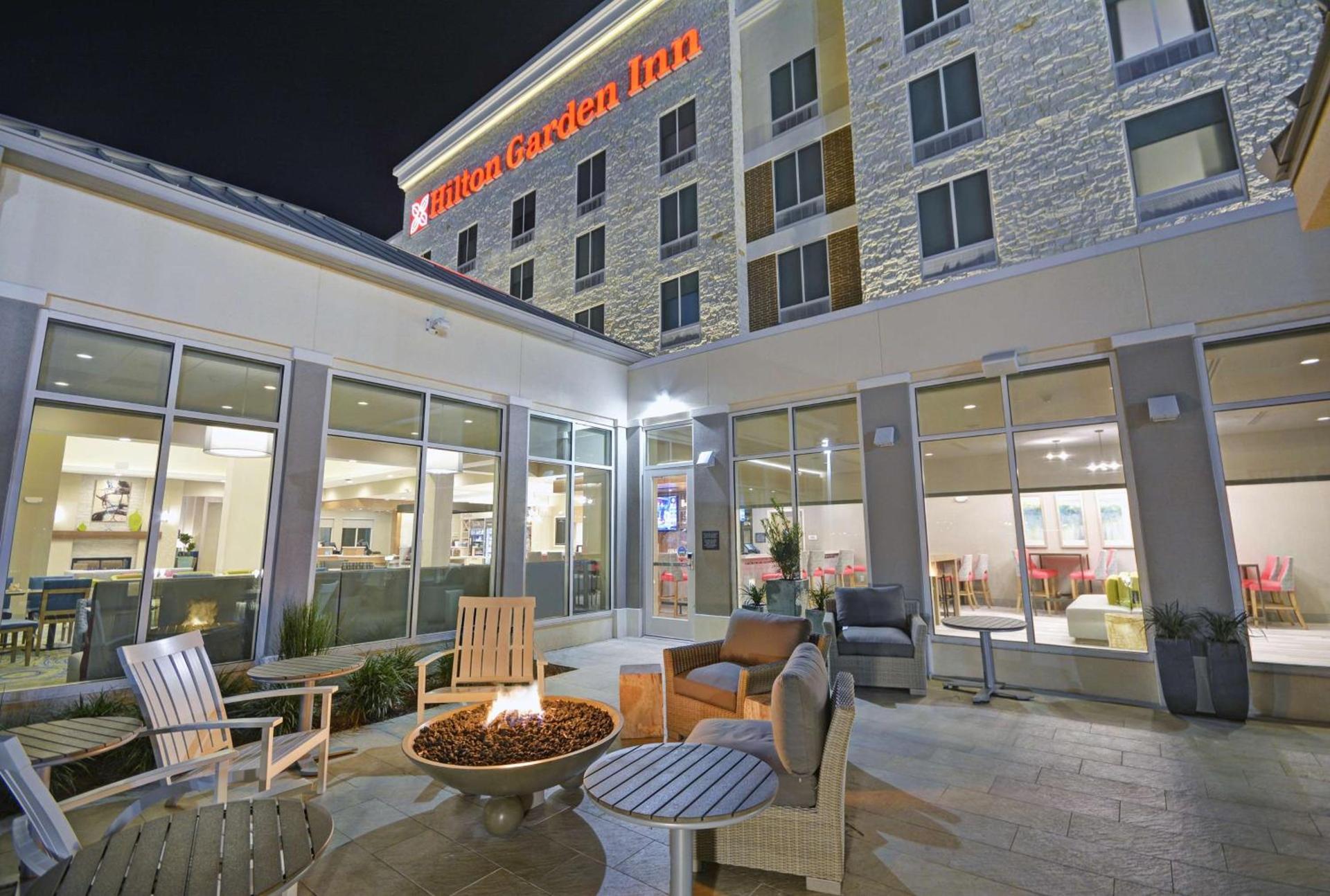 Hilton Garden Inn Houston Hobby Airport photo 2
