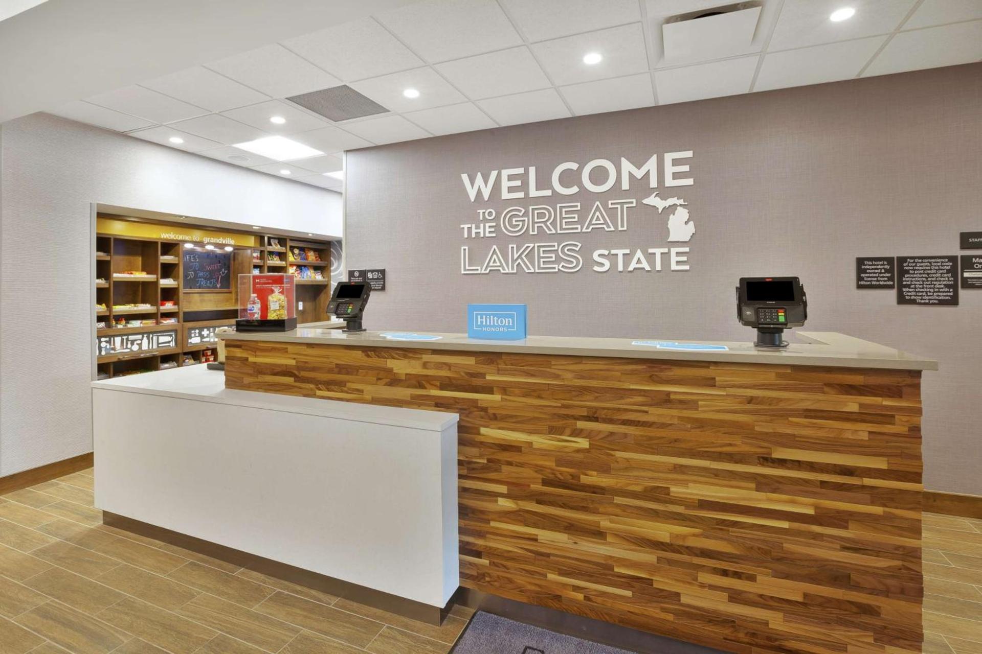 Hampton Inn & Suites Grandville Grand Rapids South photo 3