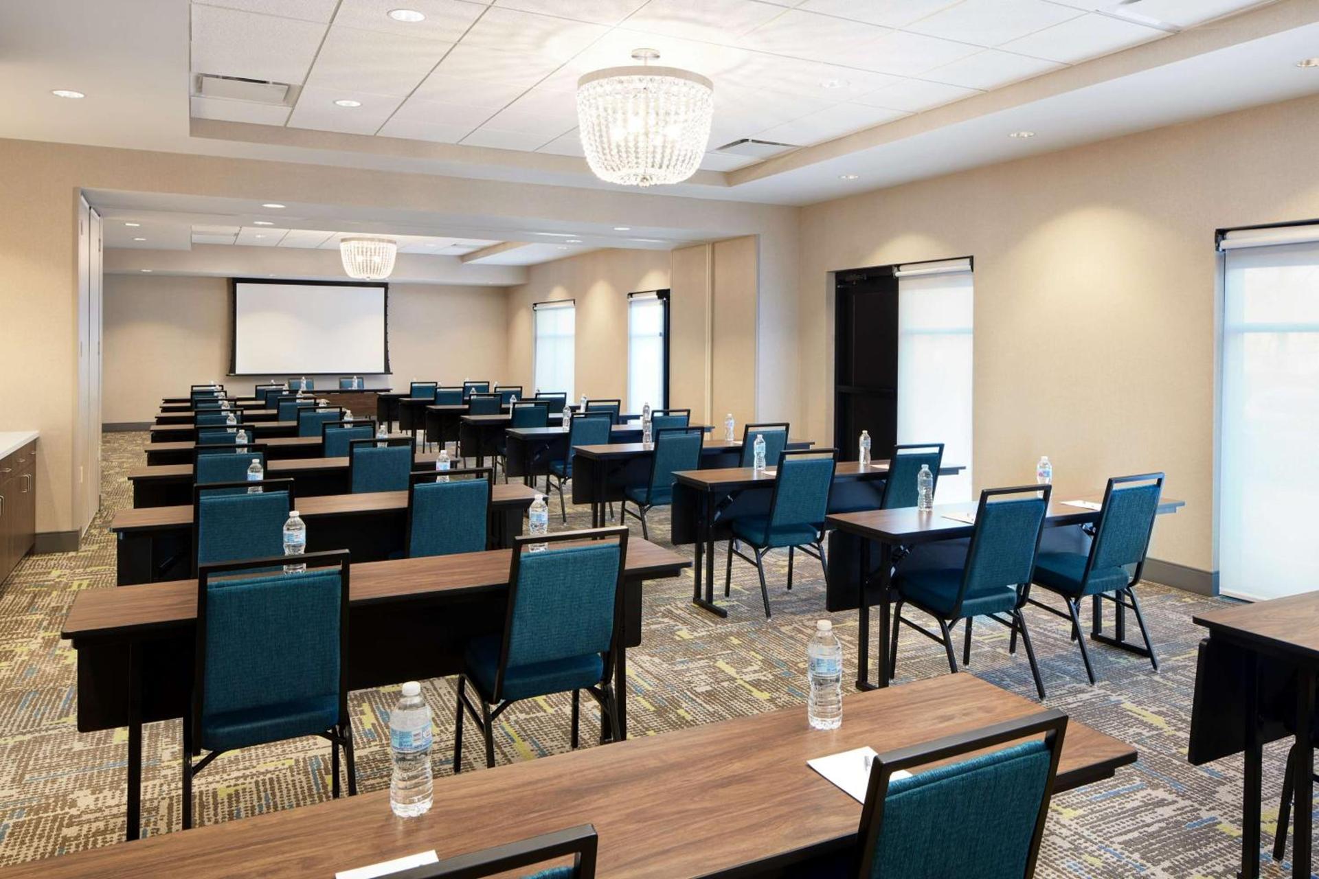 Hampton Inn Franklin, IN photo 33