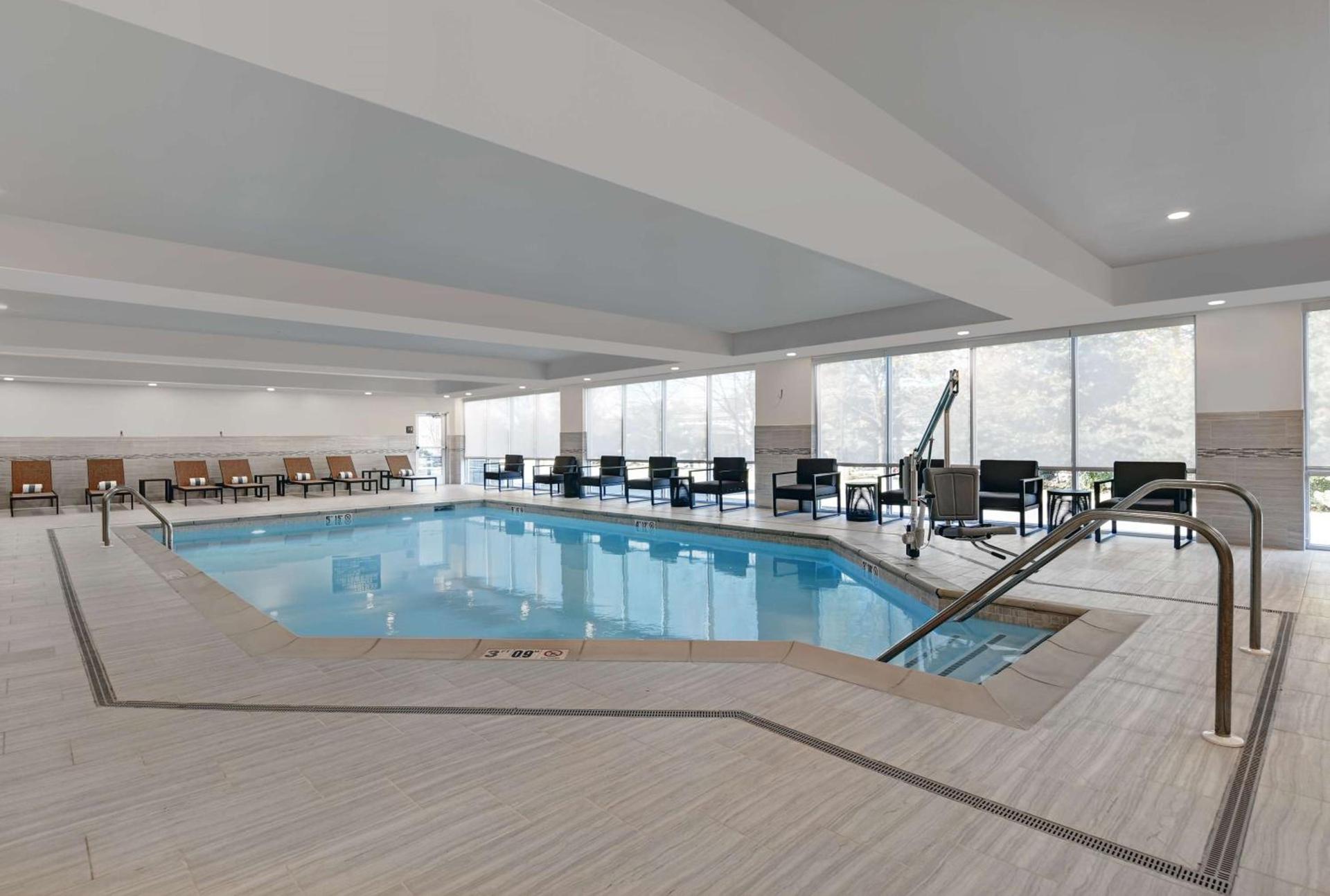 Homewood Suites By Hilton Edison Woodbridge, NJ photo 12